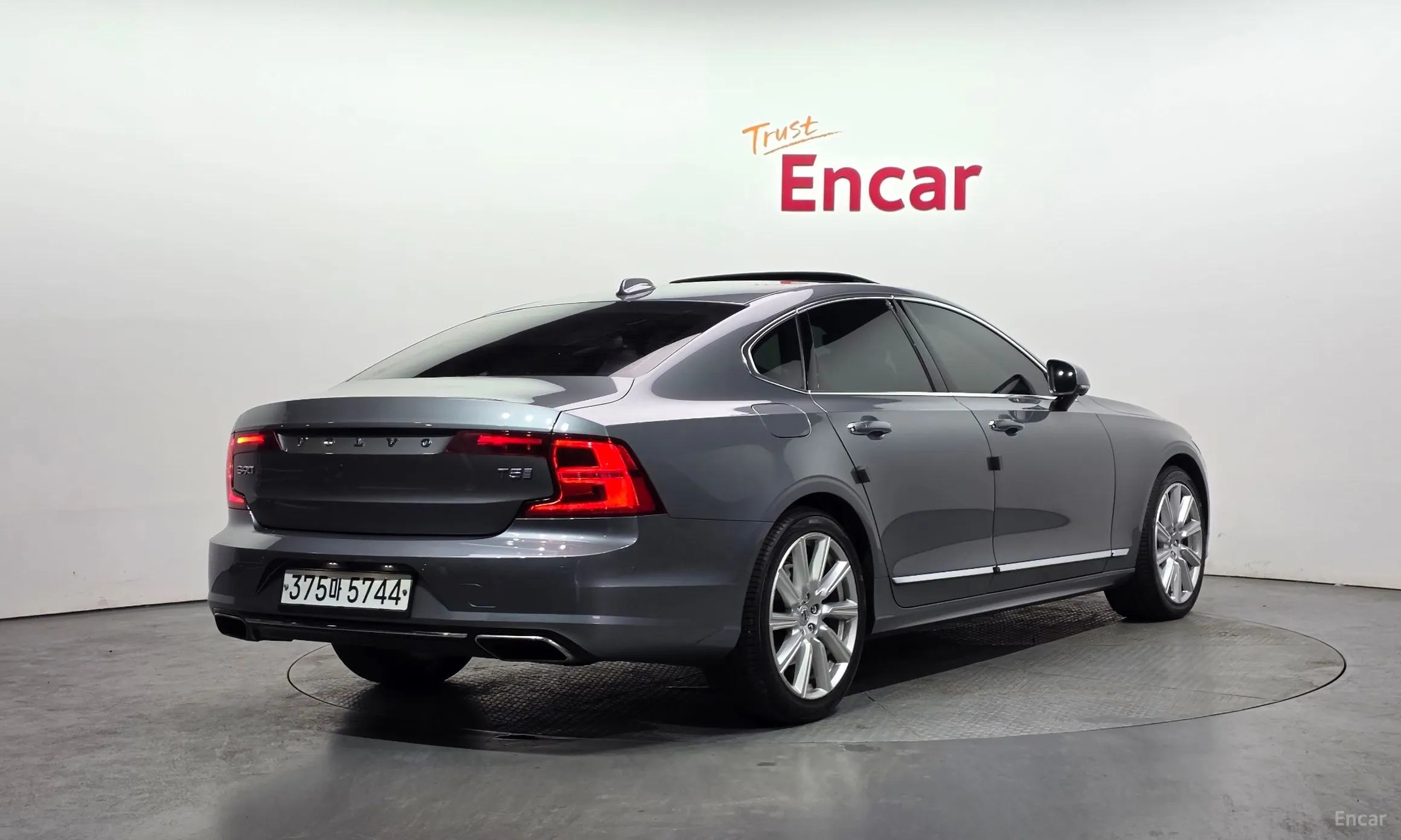 Volvo S90