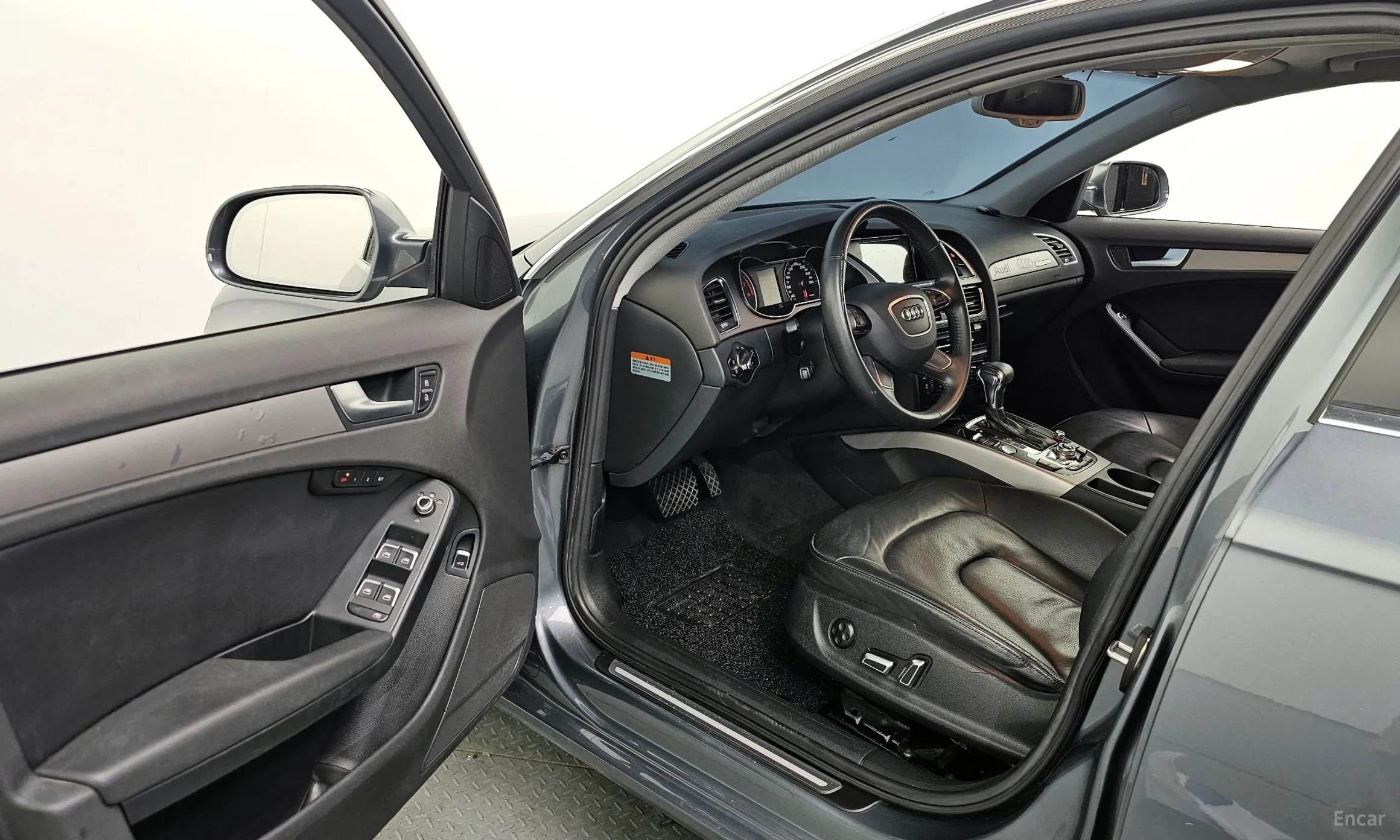 Audi New A4 превью 10