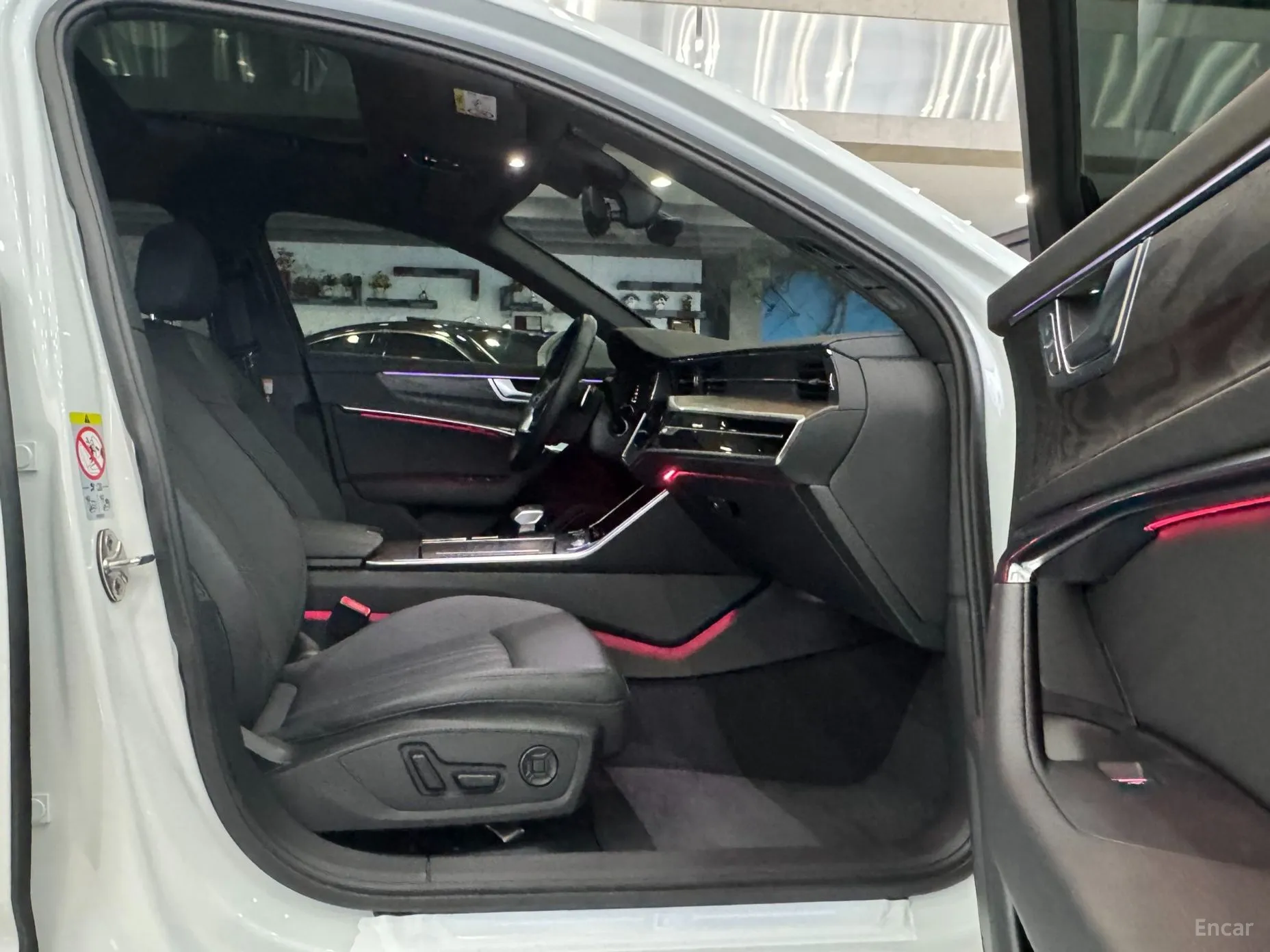 Audi A6 (C8) превью 15