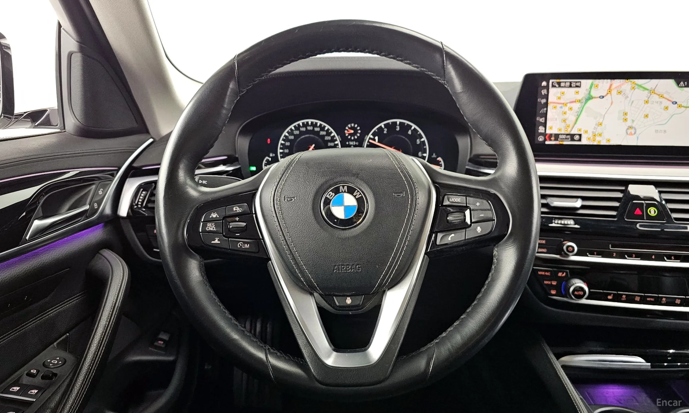 BMW 5 Series (G30) превью 13