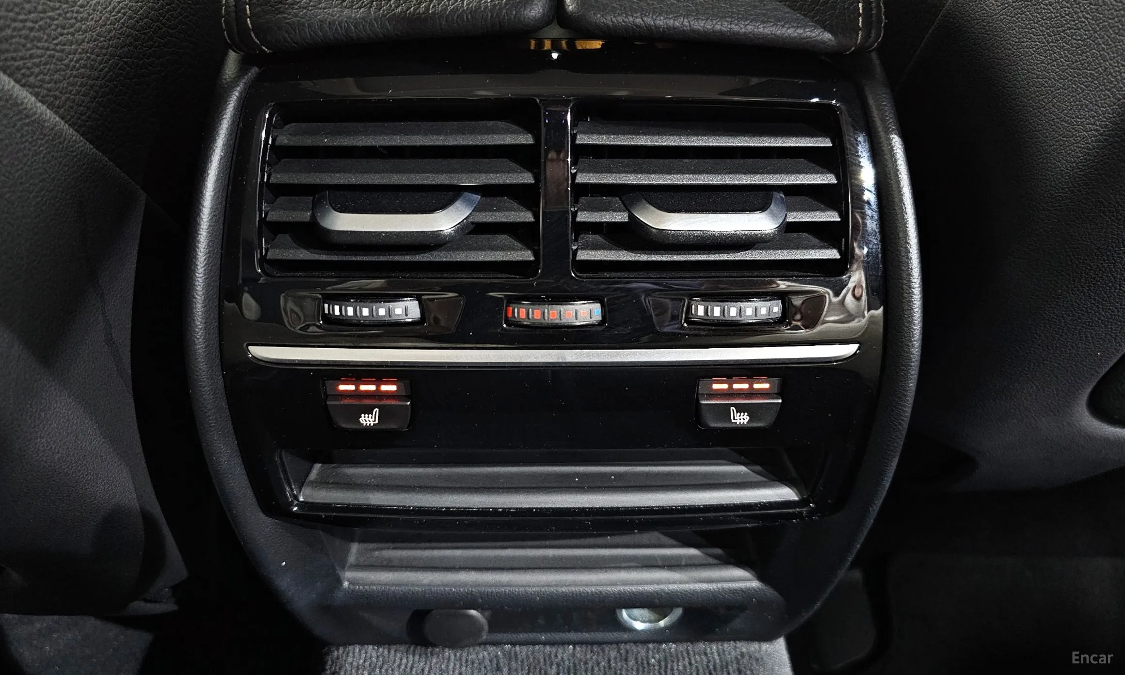 BMW 5 Series (G30) превью 18