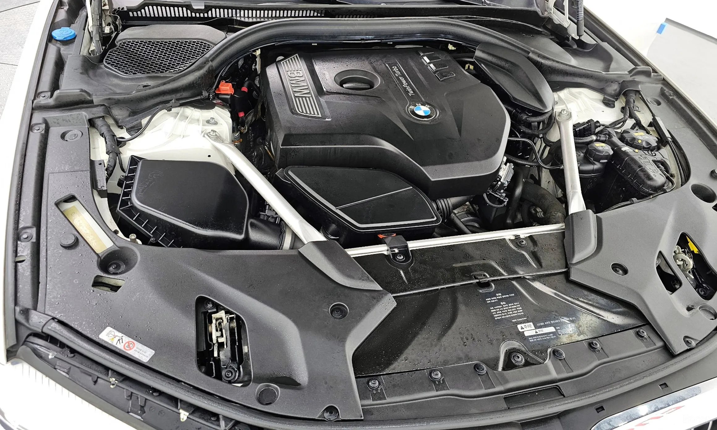 BMW 5 Series (G30) превью 6