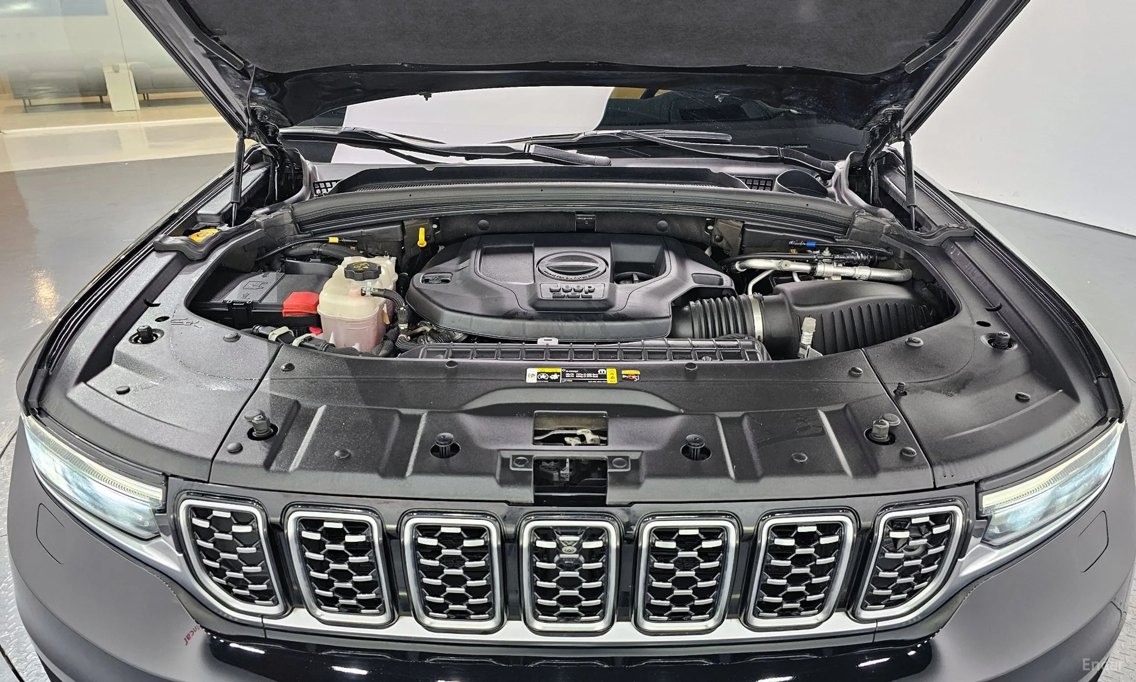 Jeep Grand Cherokee (WL) превью 6