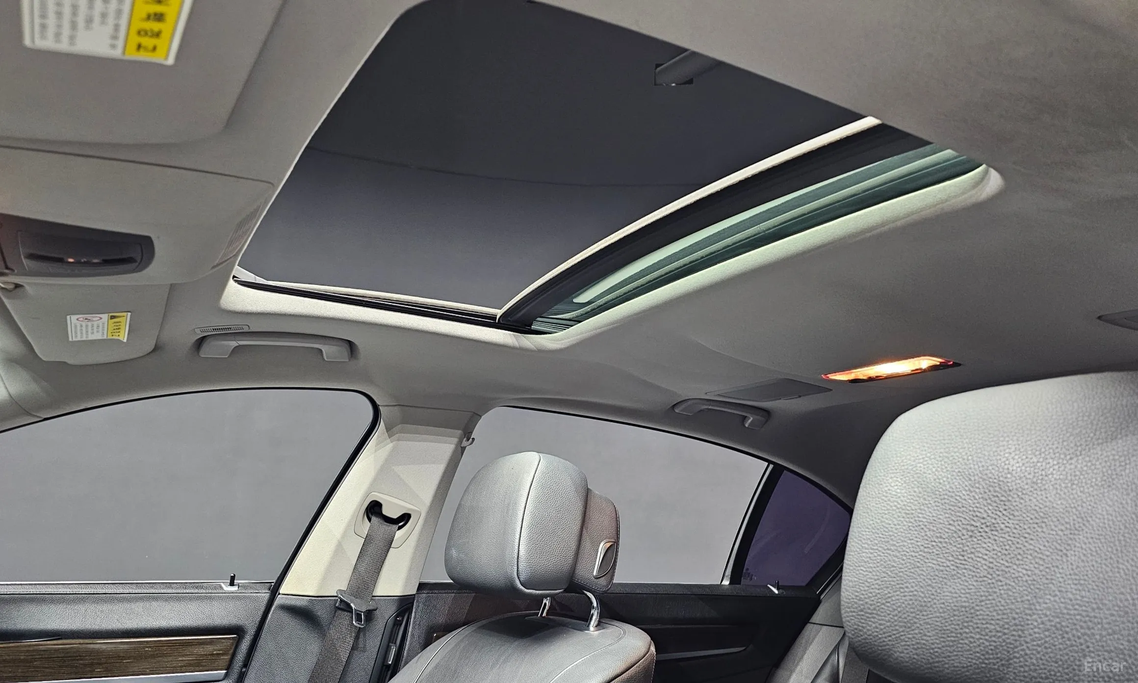 BMW 7 Series (F01) превью 19