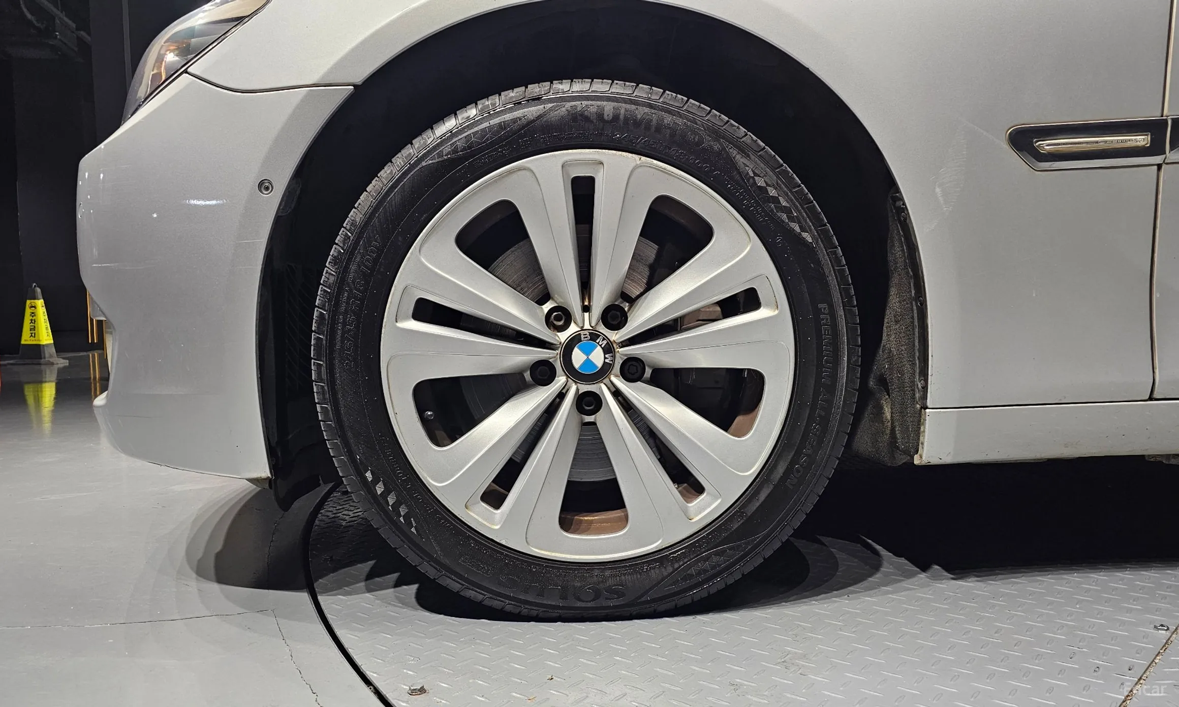 BMW 7 Series (F01) превью 5