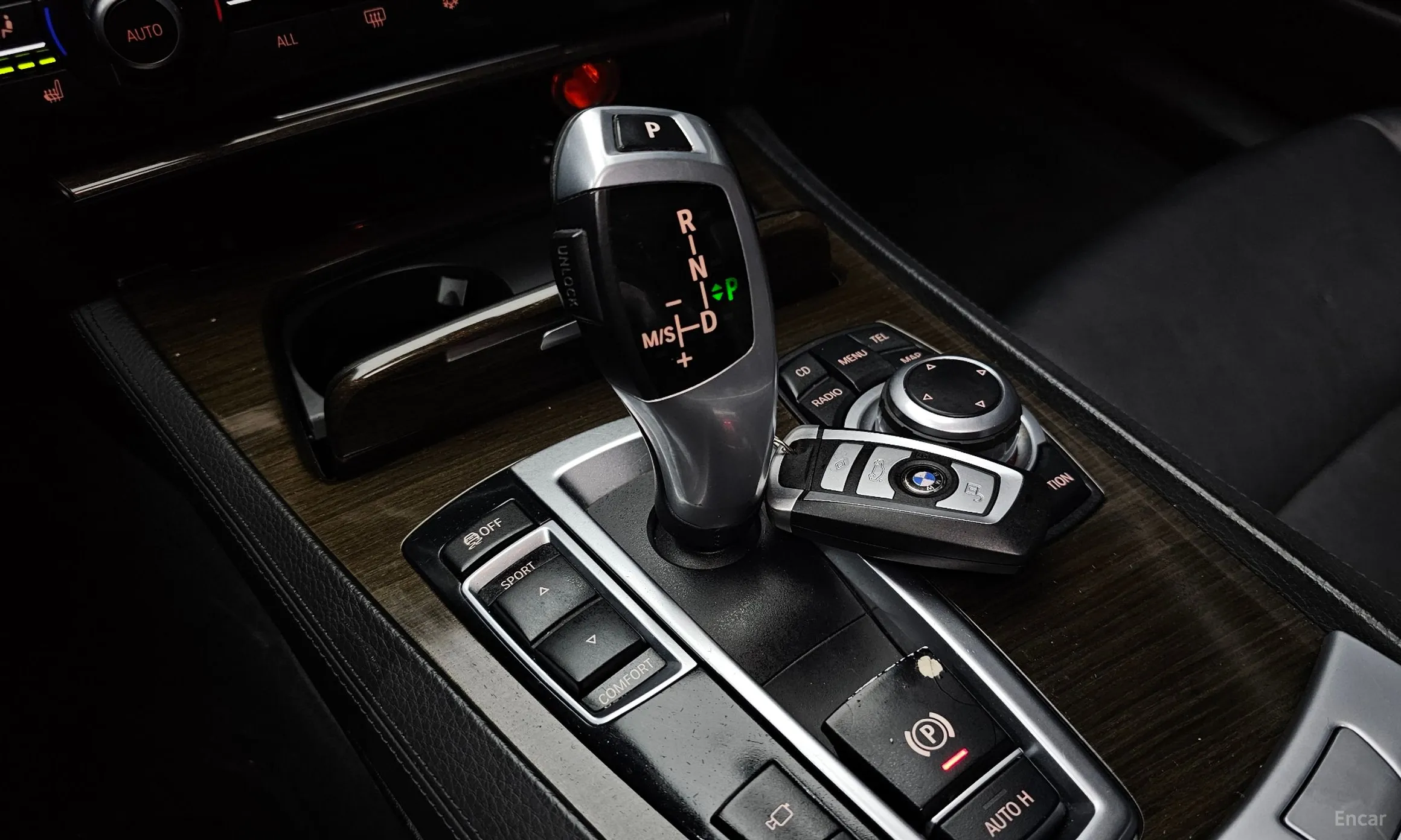 BMW 7 Series (F01) превью 9