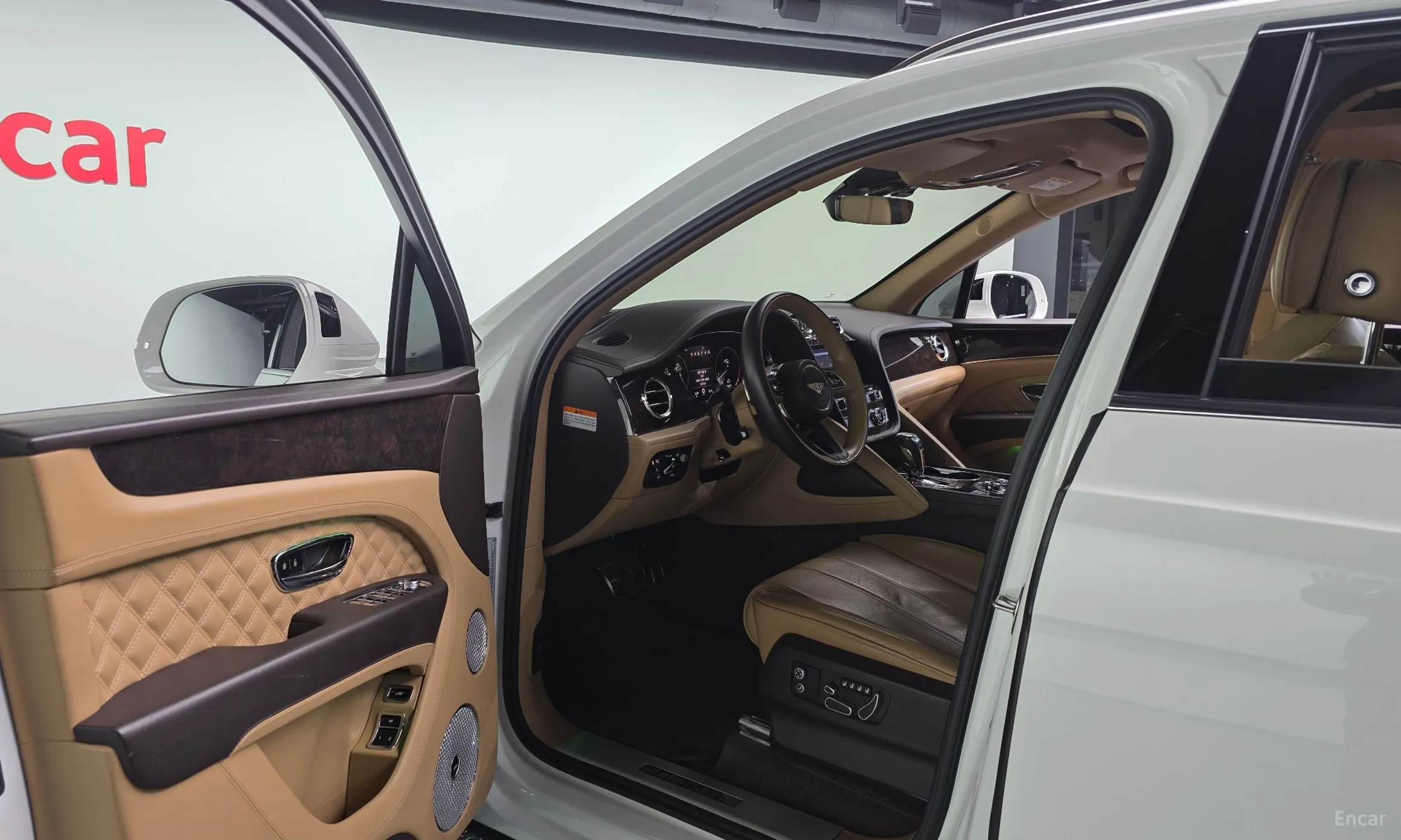 Bentley Bentayga превью 10