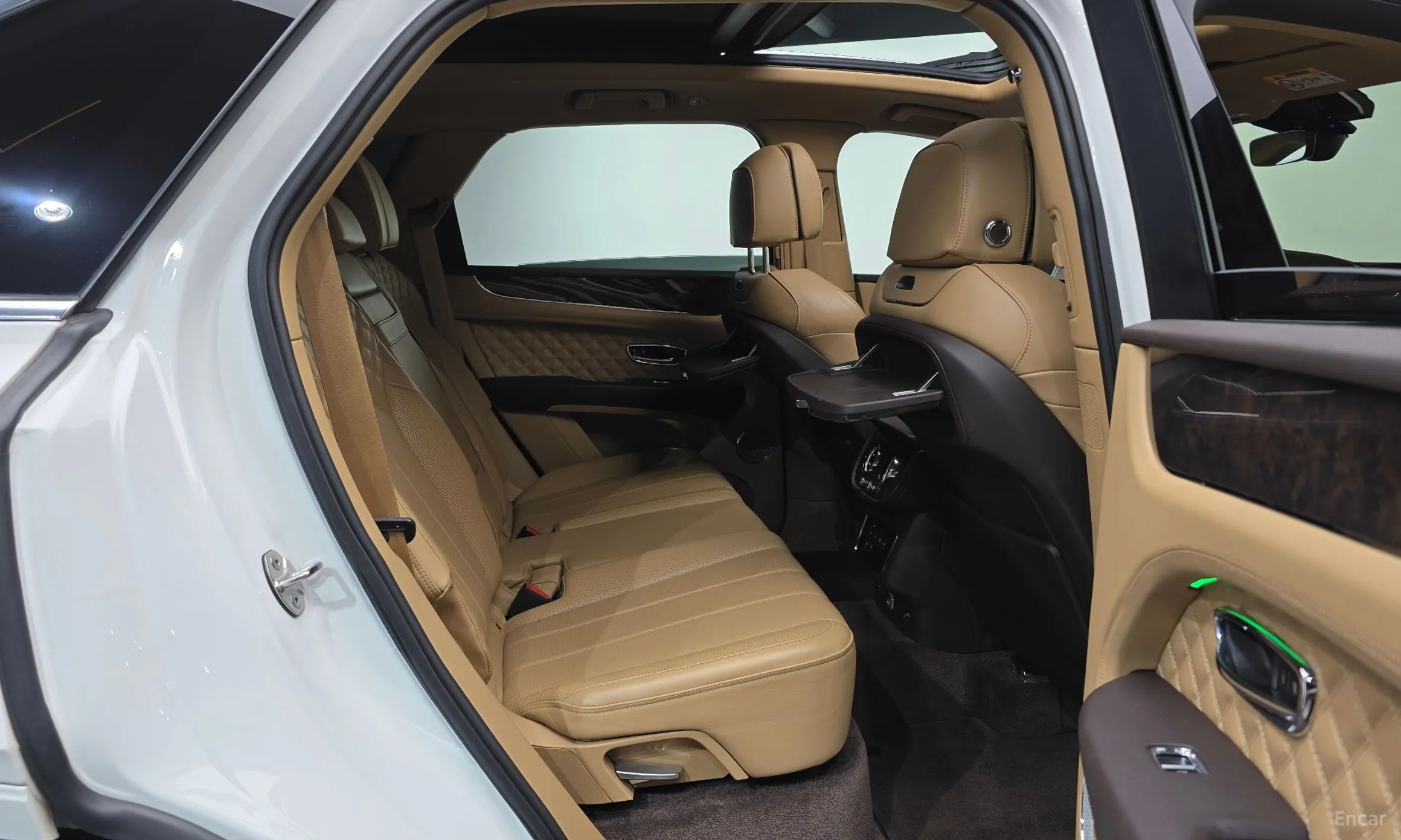 Bentley Bentayga превью 12