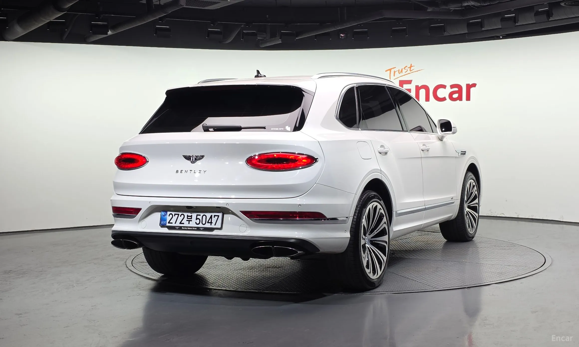 Bentley Bentayga превью 2