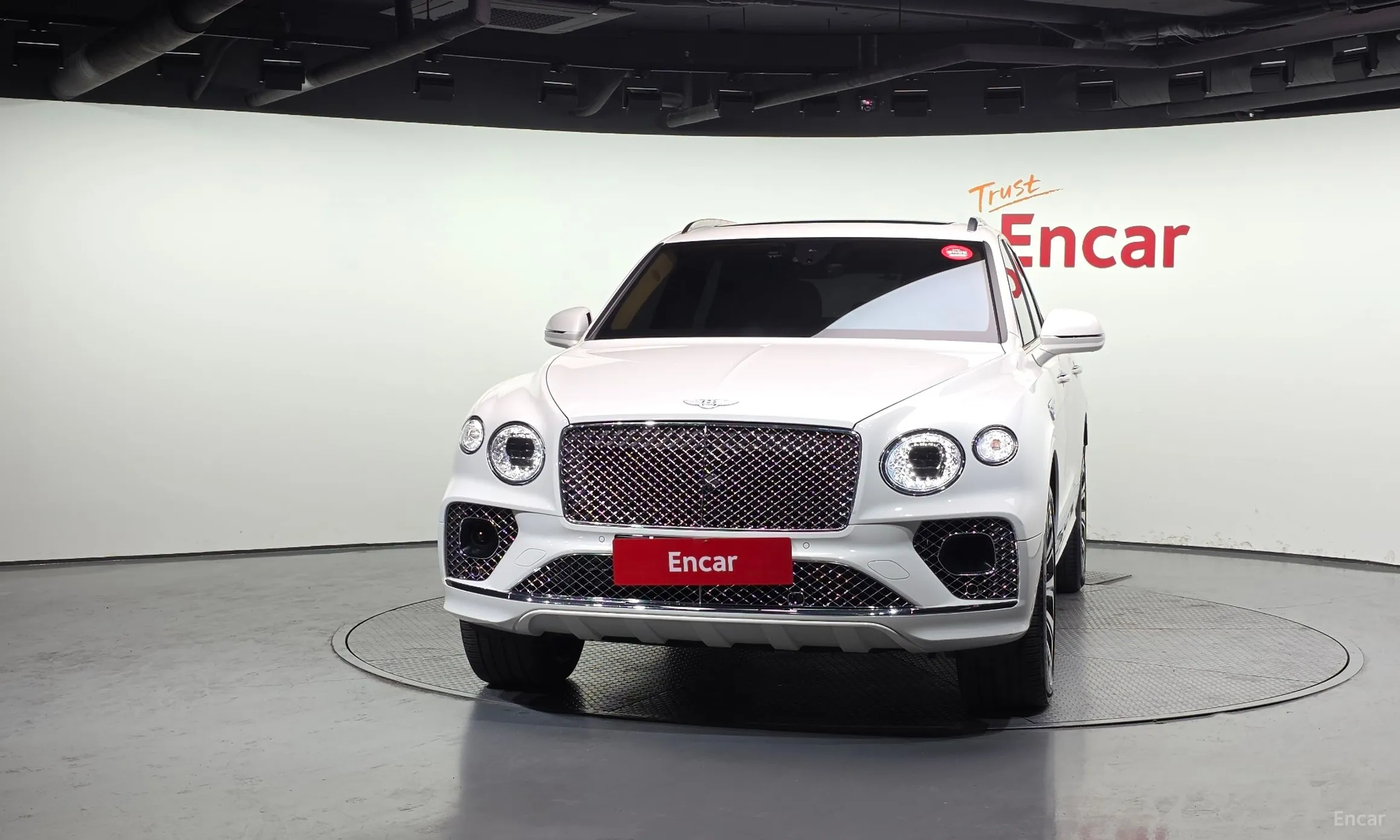 Bentley Bentayga превью 3
