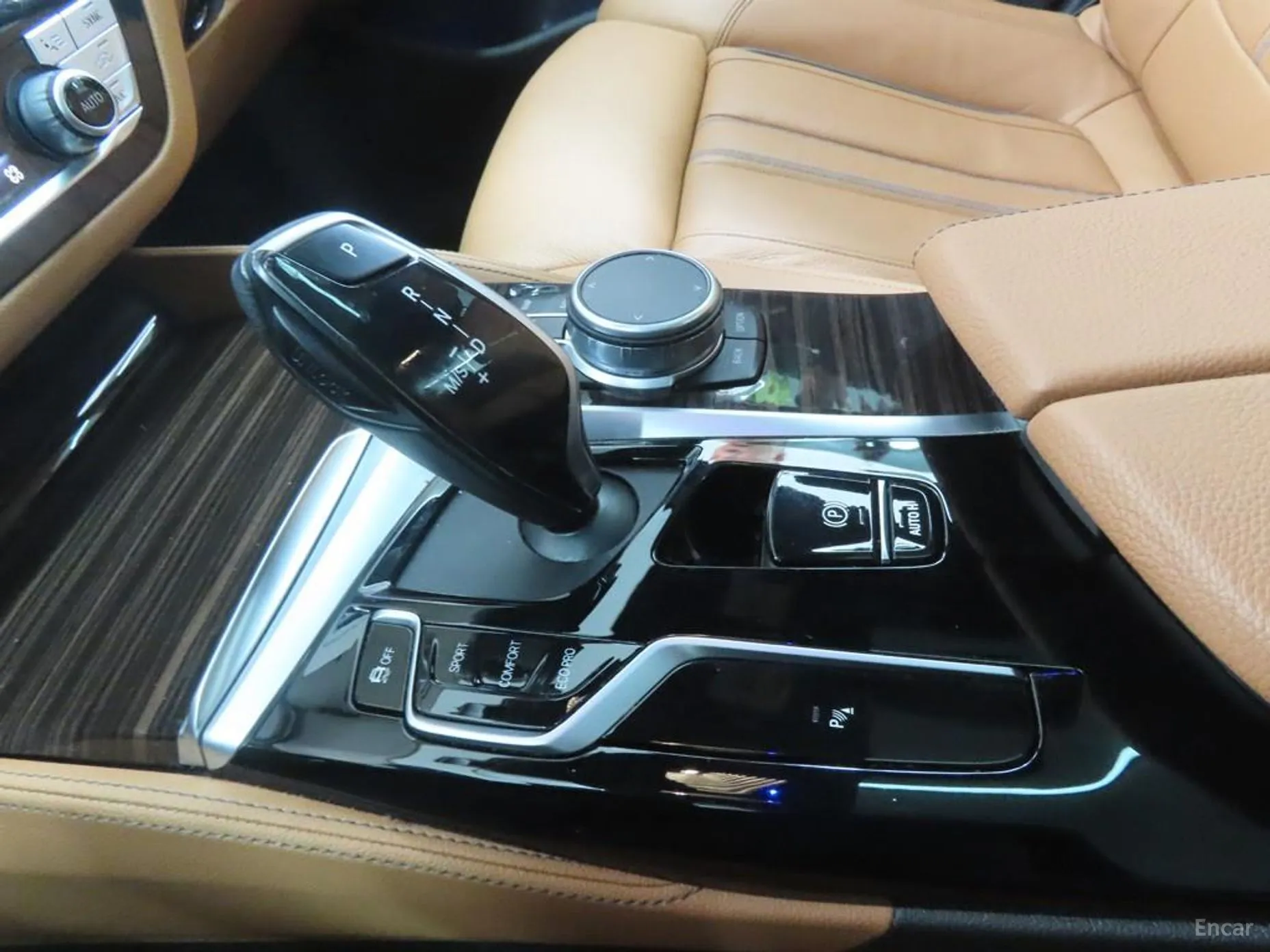 BMW 5 Series (G30) превью 12
