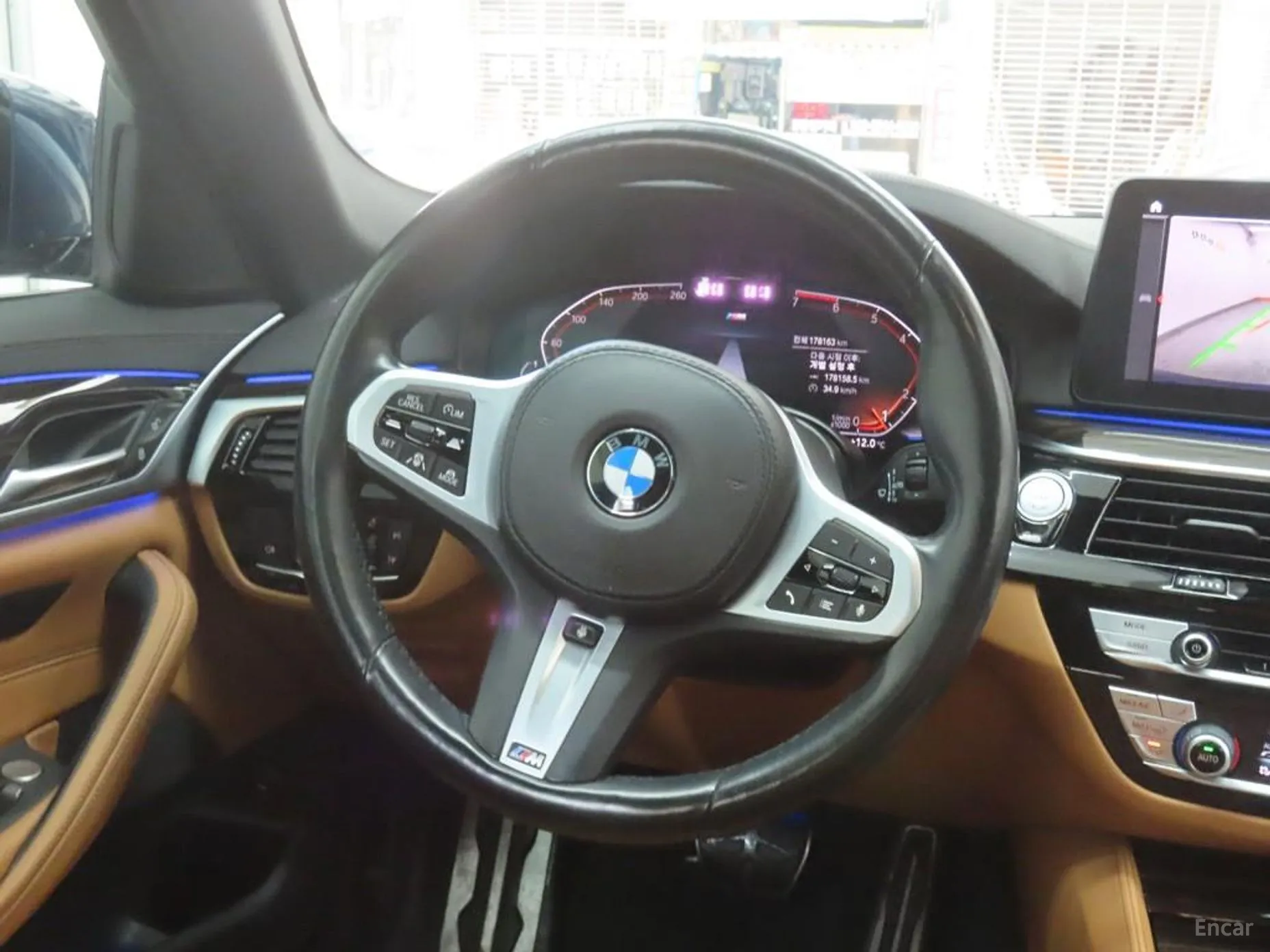 BMW 5 Series (G30) превью 17