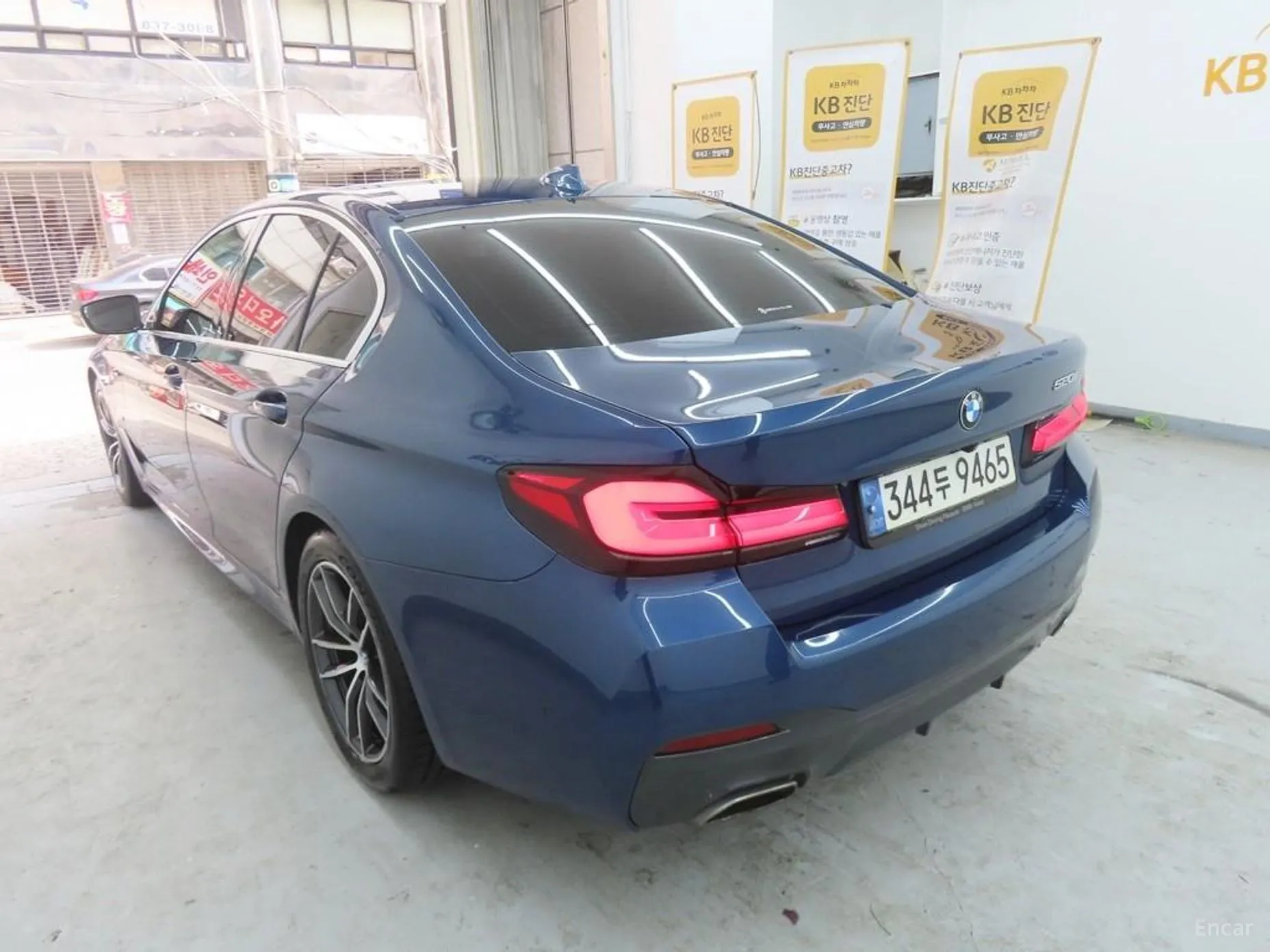 BMW 5 Series (G30) превью 4
