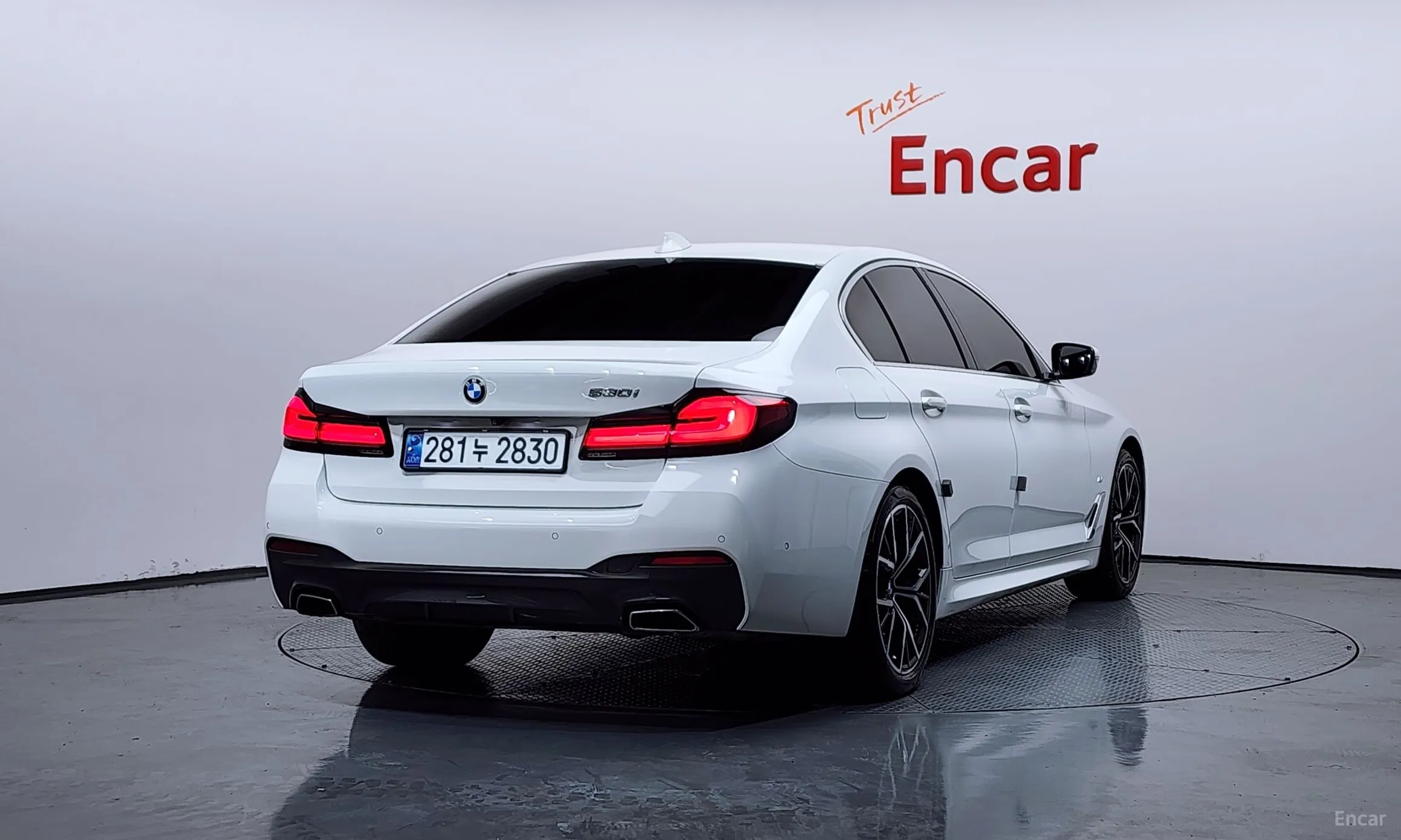BMW 5 Series (G30) превью 2