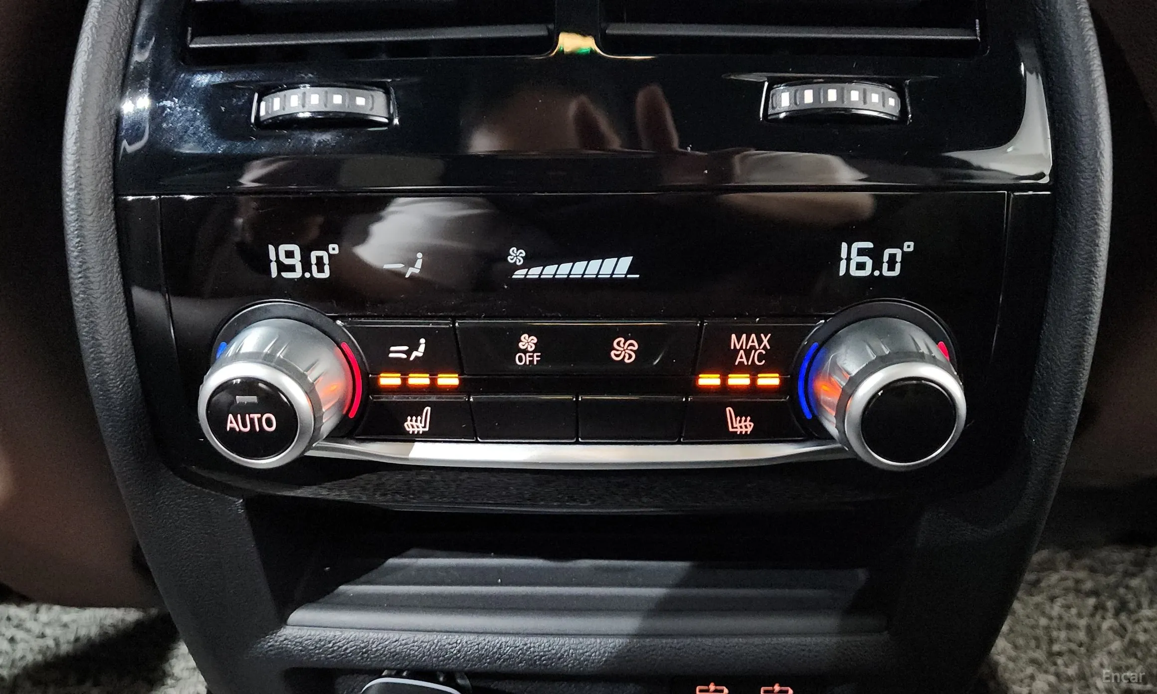 BMW 5 Series (G30) превью 18