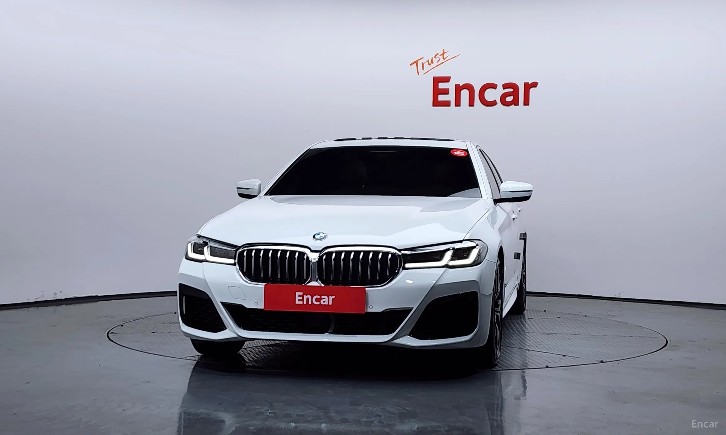 BMW 5 Series (G30) превью 3