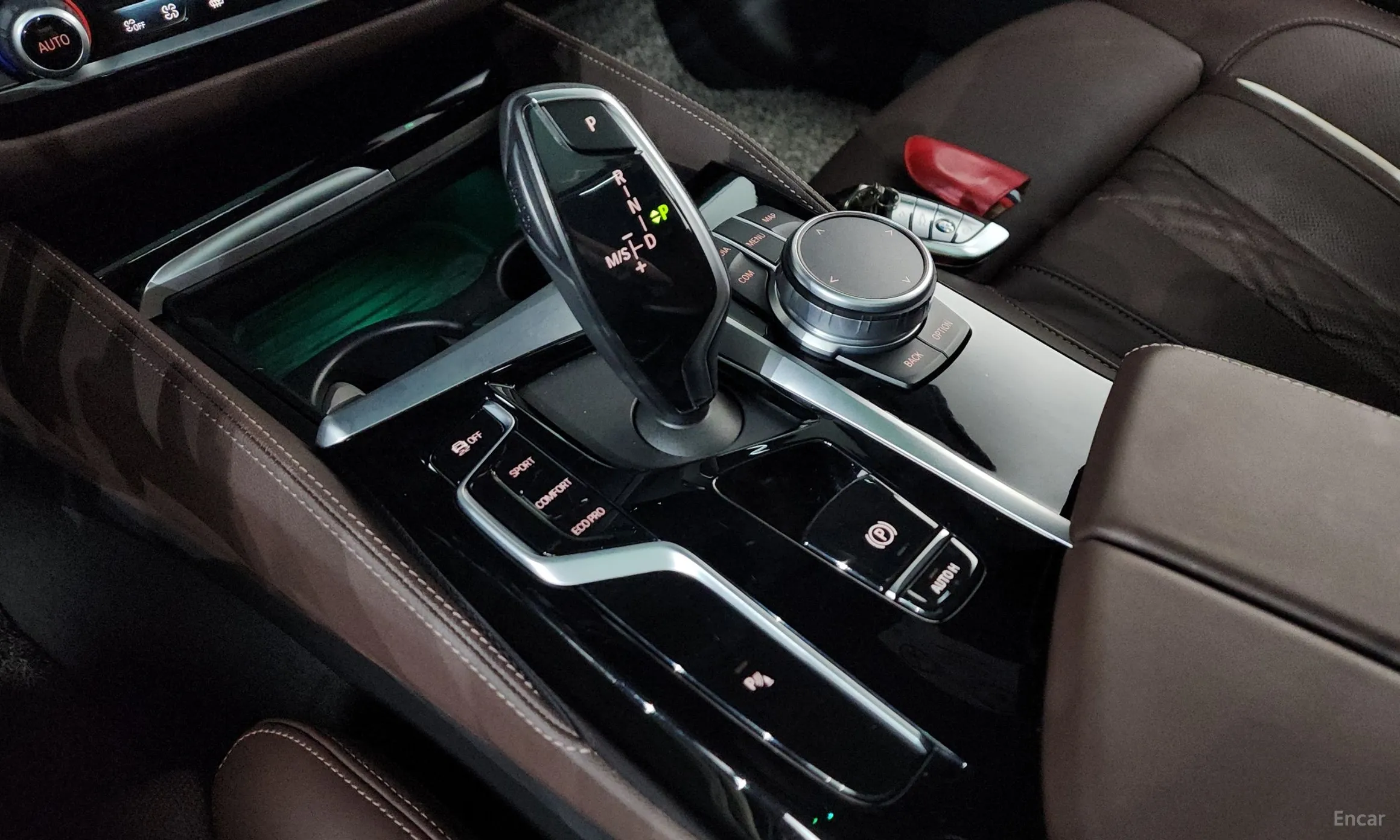 BMW 5 Series (G30) превью 9