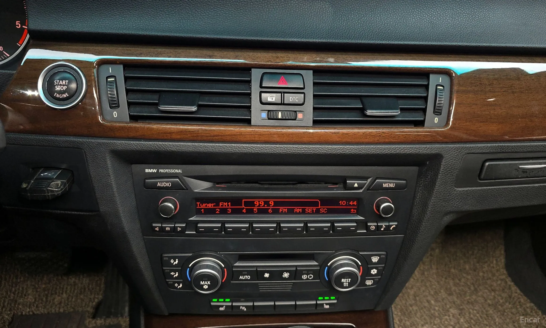 BMW 3 Series (E90) превью 15