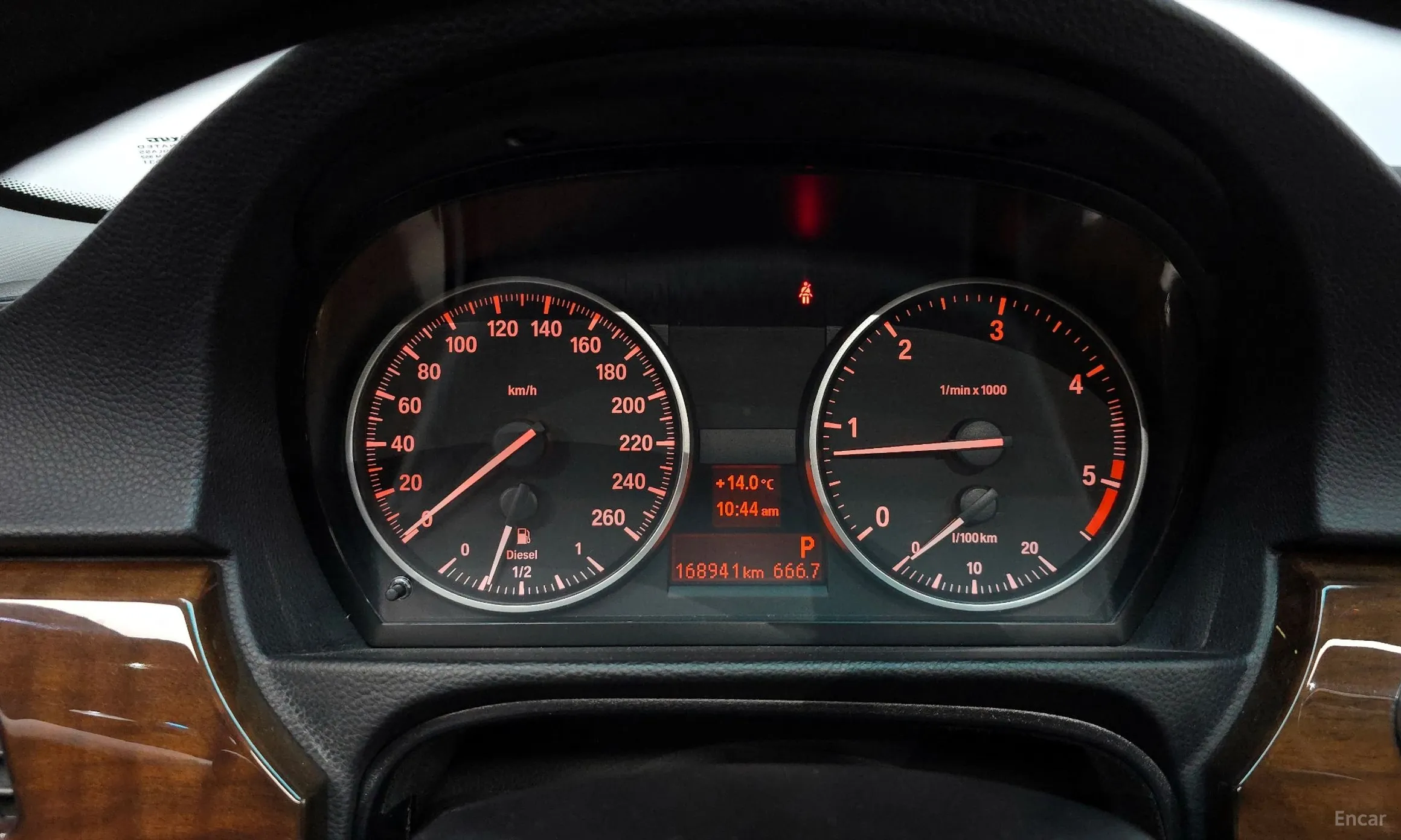 BMW 3 Series (E90) превью 8