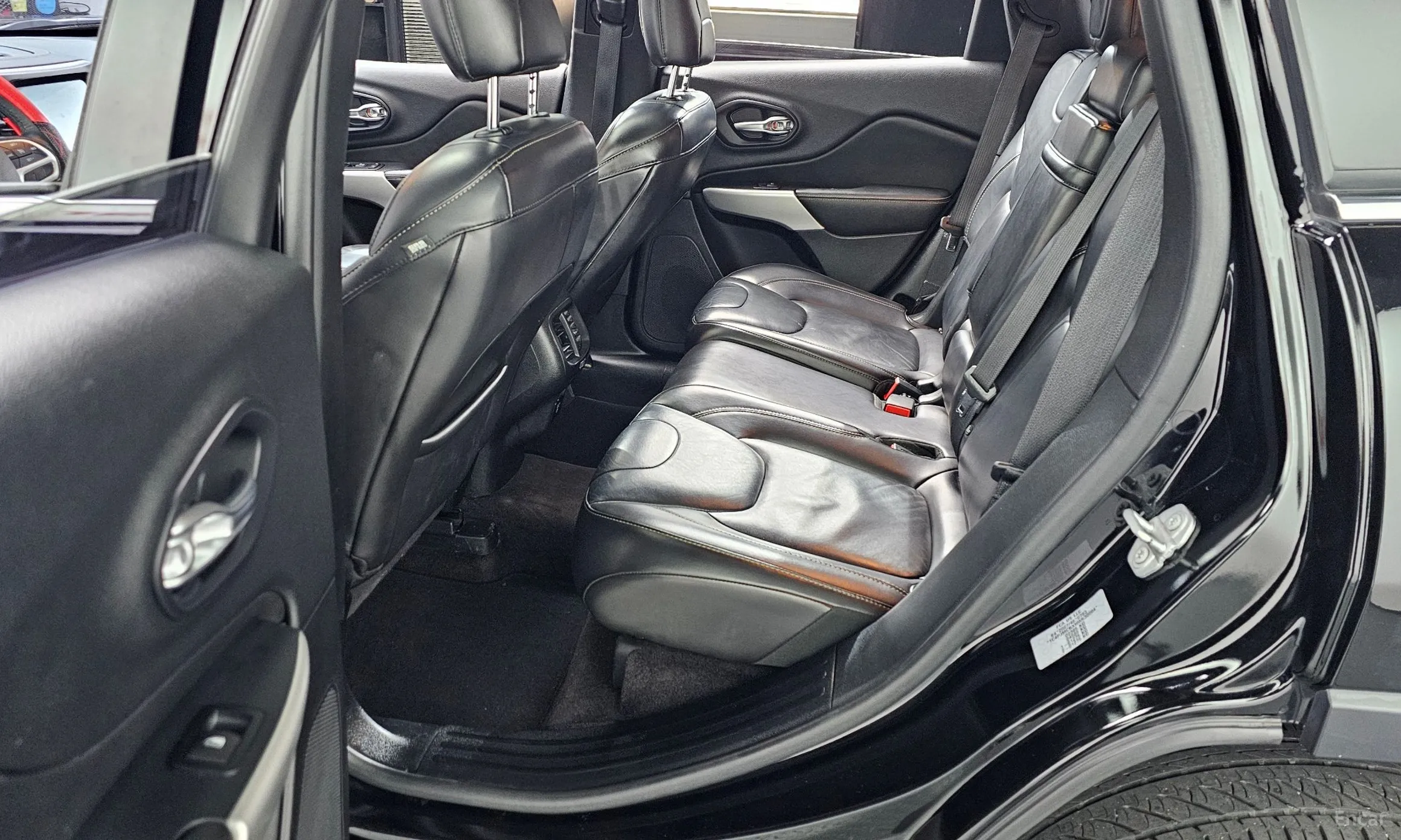 Jeep Cherokee (KL) превью 12