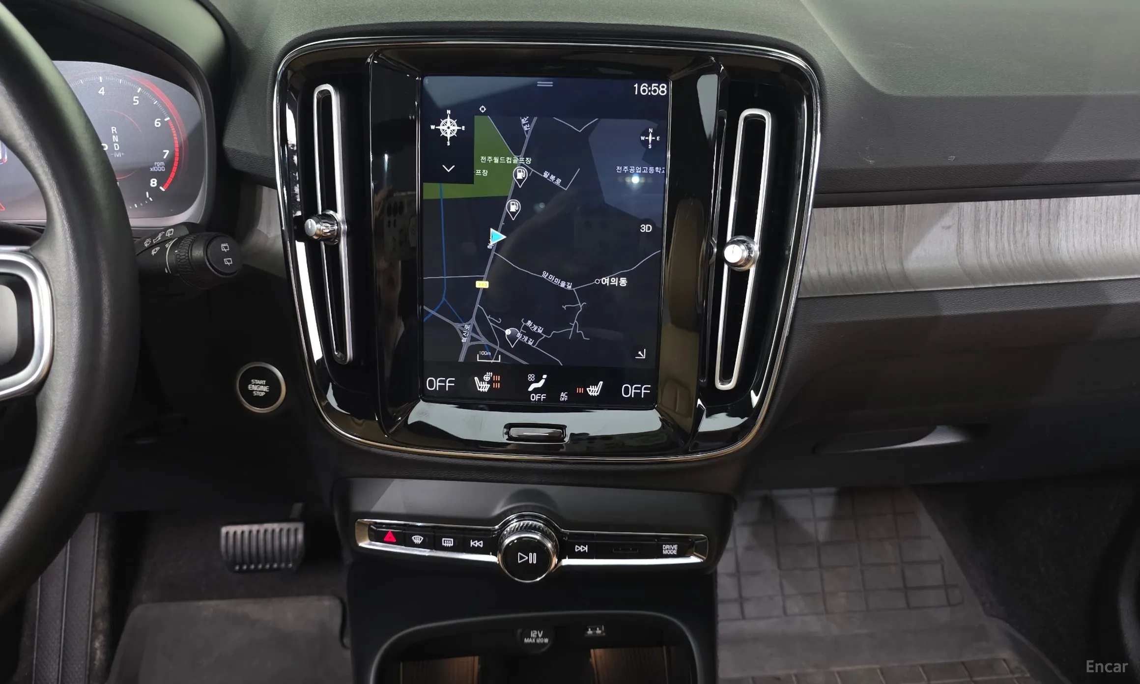 Volvo XC40 превью 14