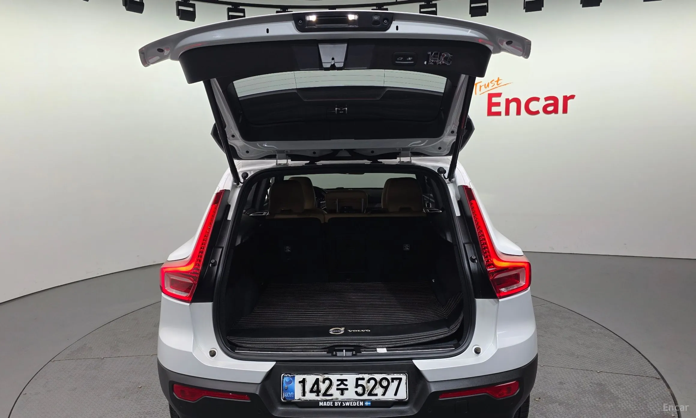 Volvo XC40 превью 20