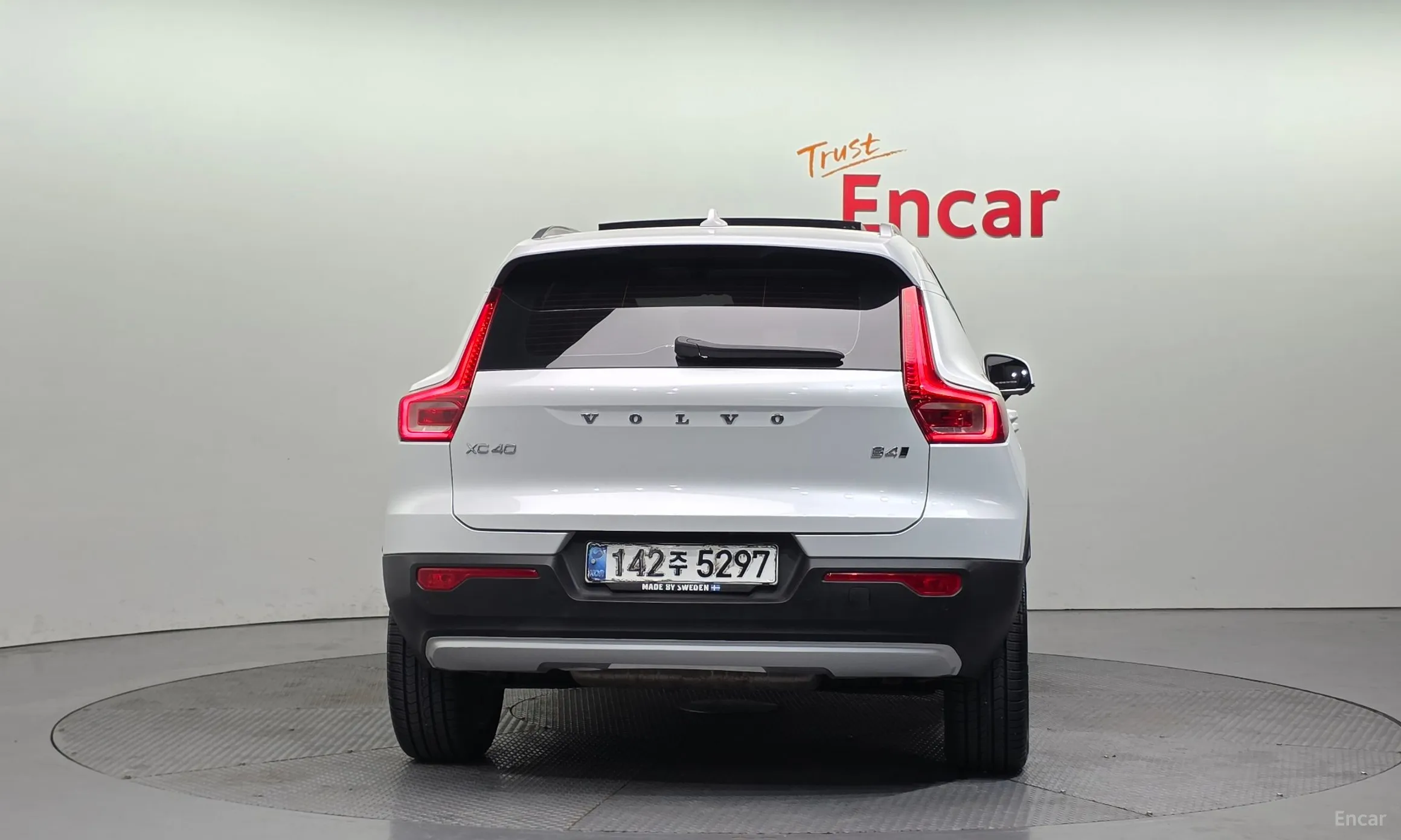 Volvo XC40 превью 4