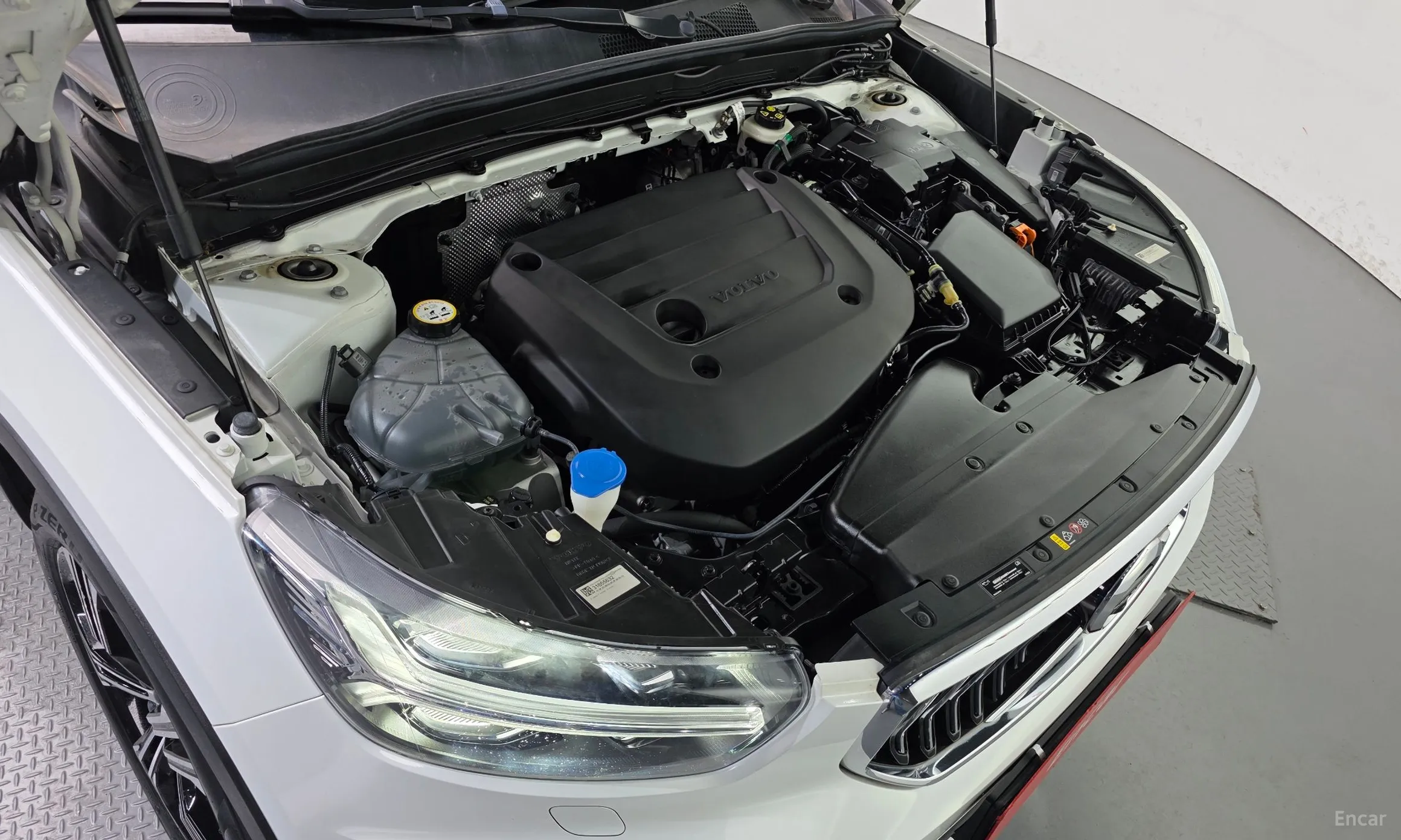 Volvo XC40 превью 6
