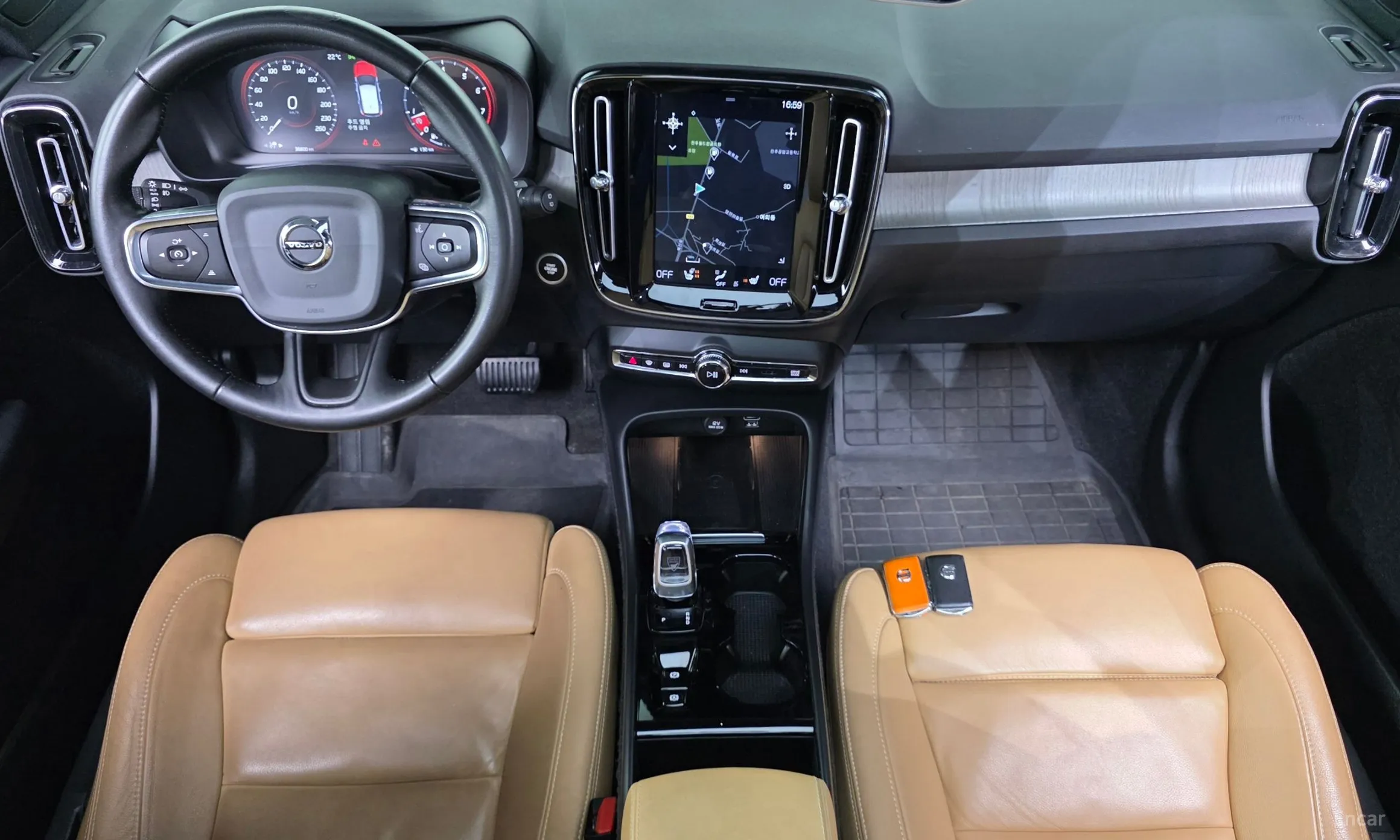 Volvo XC40 превью 7