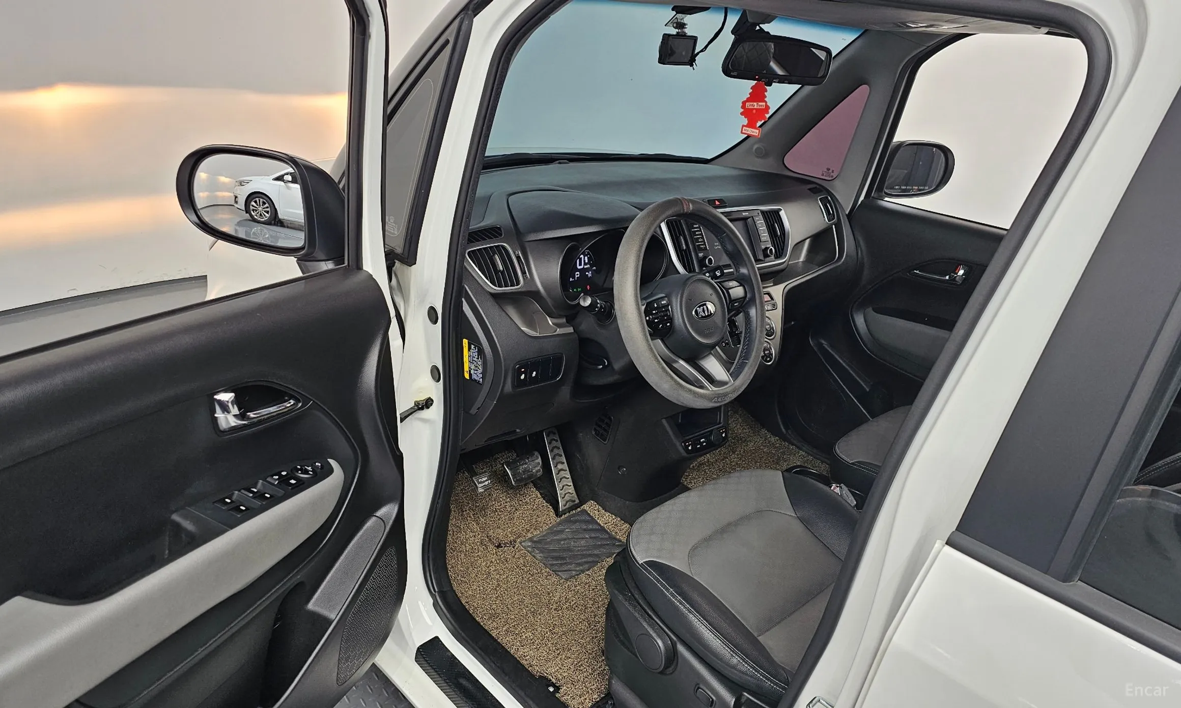 Kia Ray превью 10