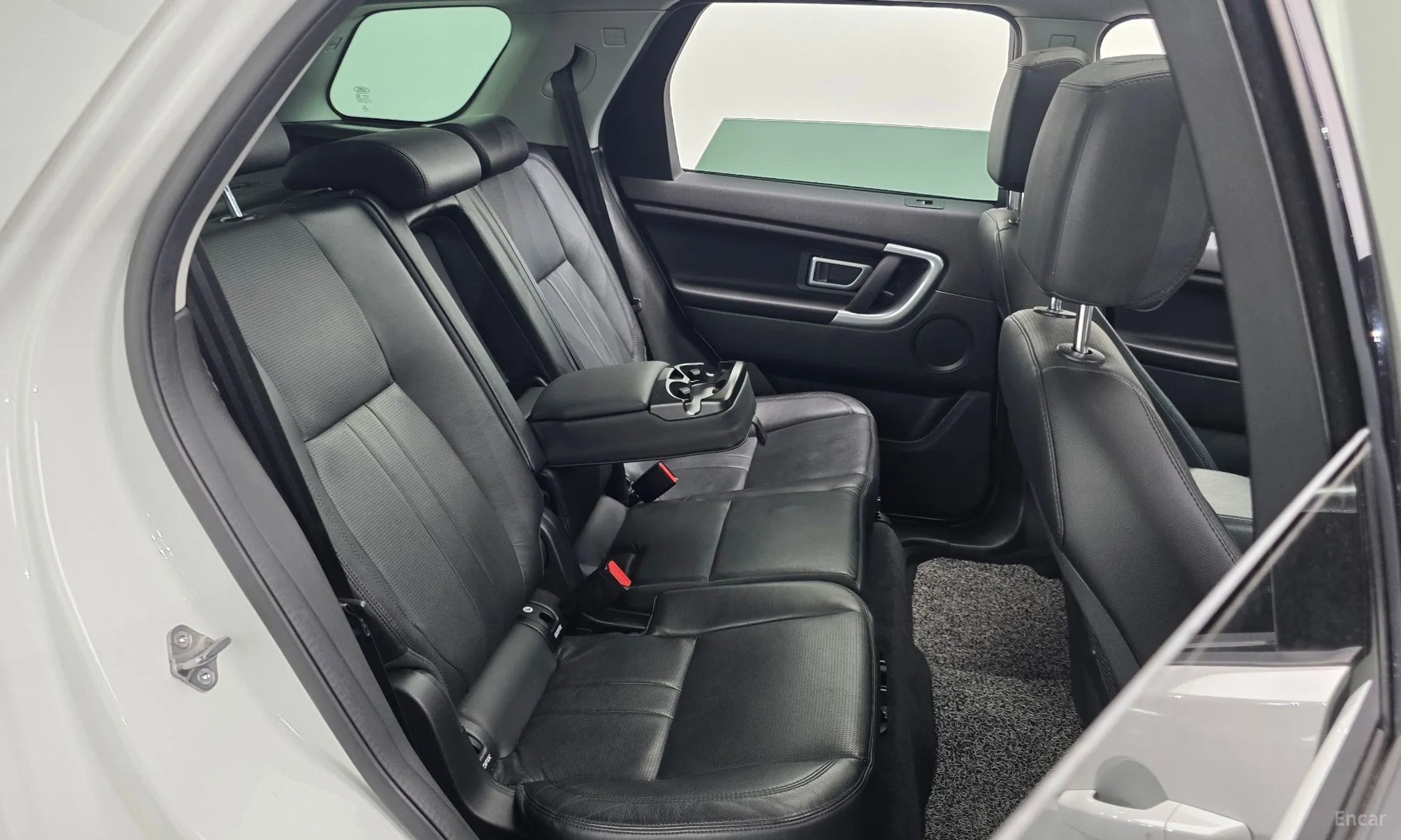 Land Rover Discovery Sports превью 12