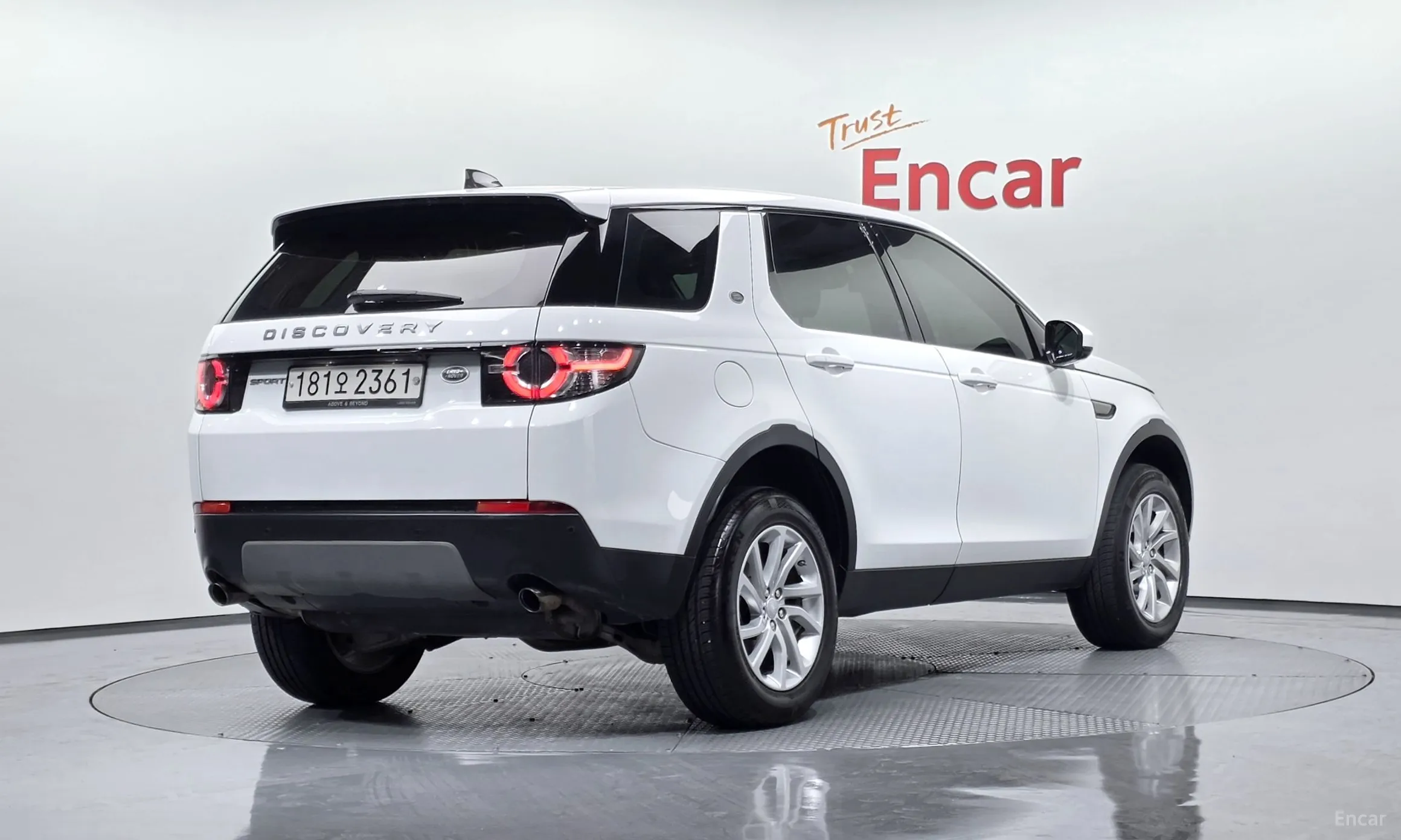 Land Rover Discovery Sports превью 2