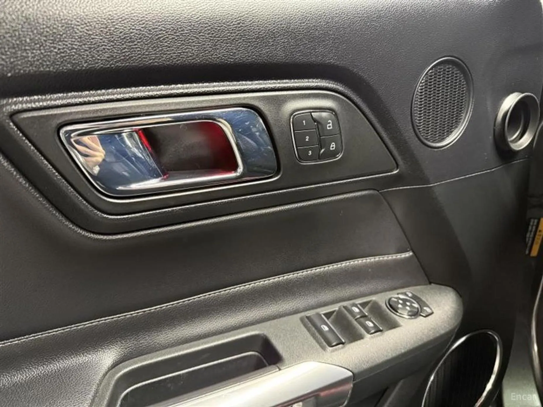 Ford Mustang превью 15