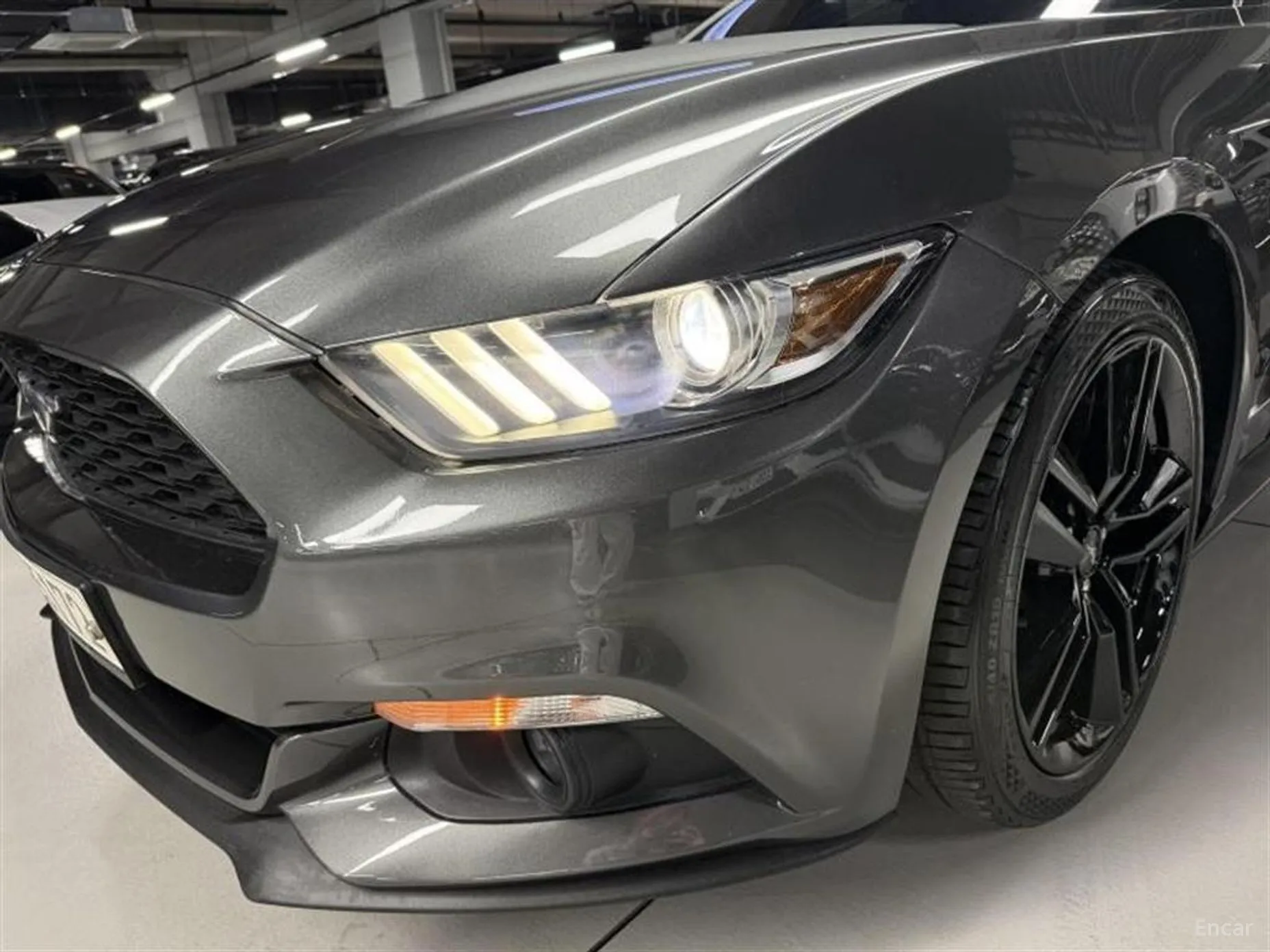 Ford Mustang превью 17