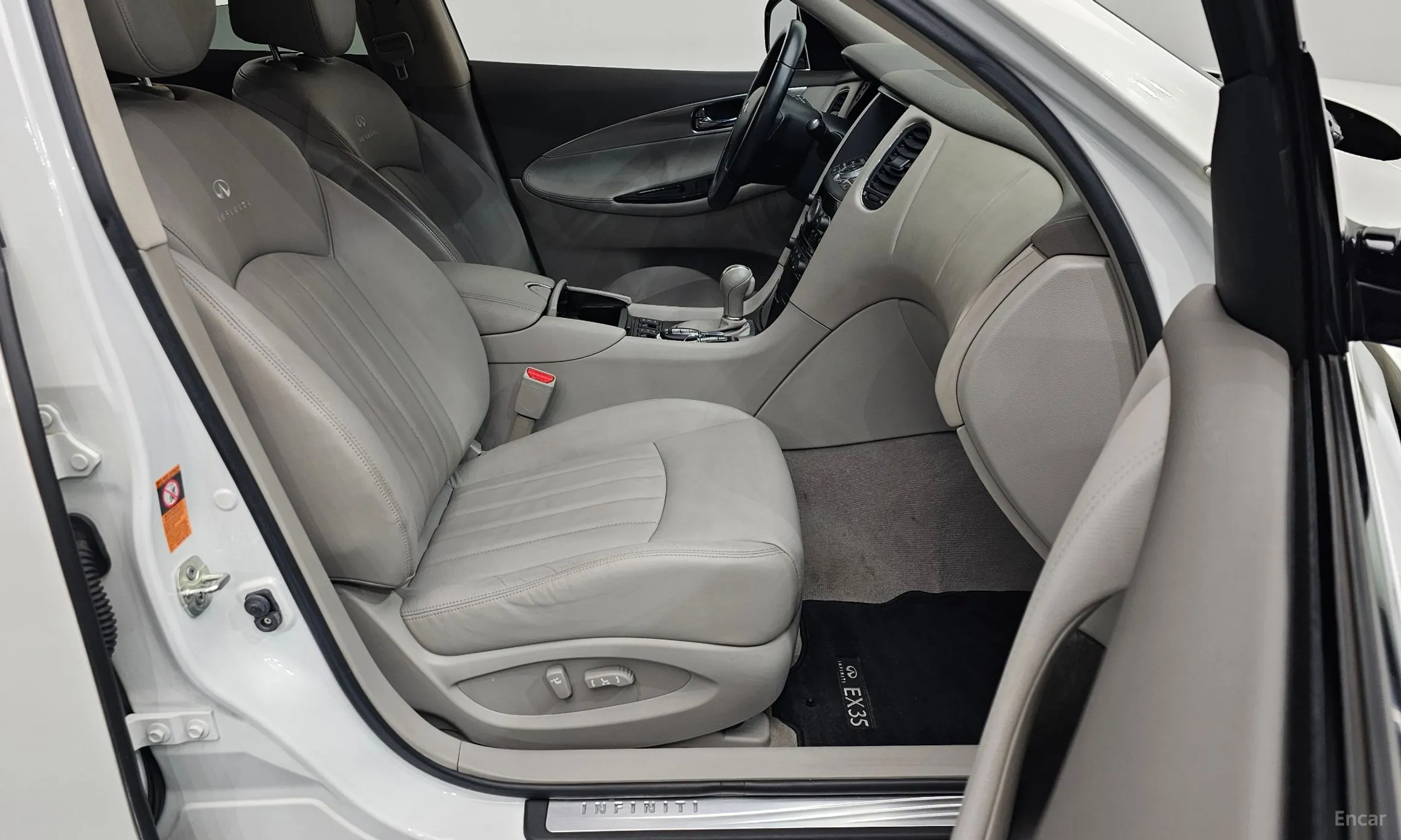 Infiniti EX35 превью 10