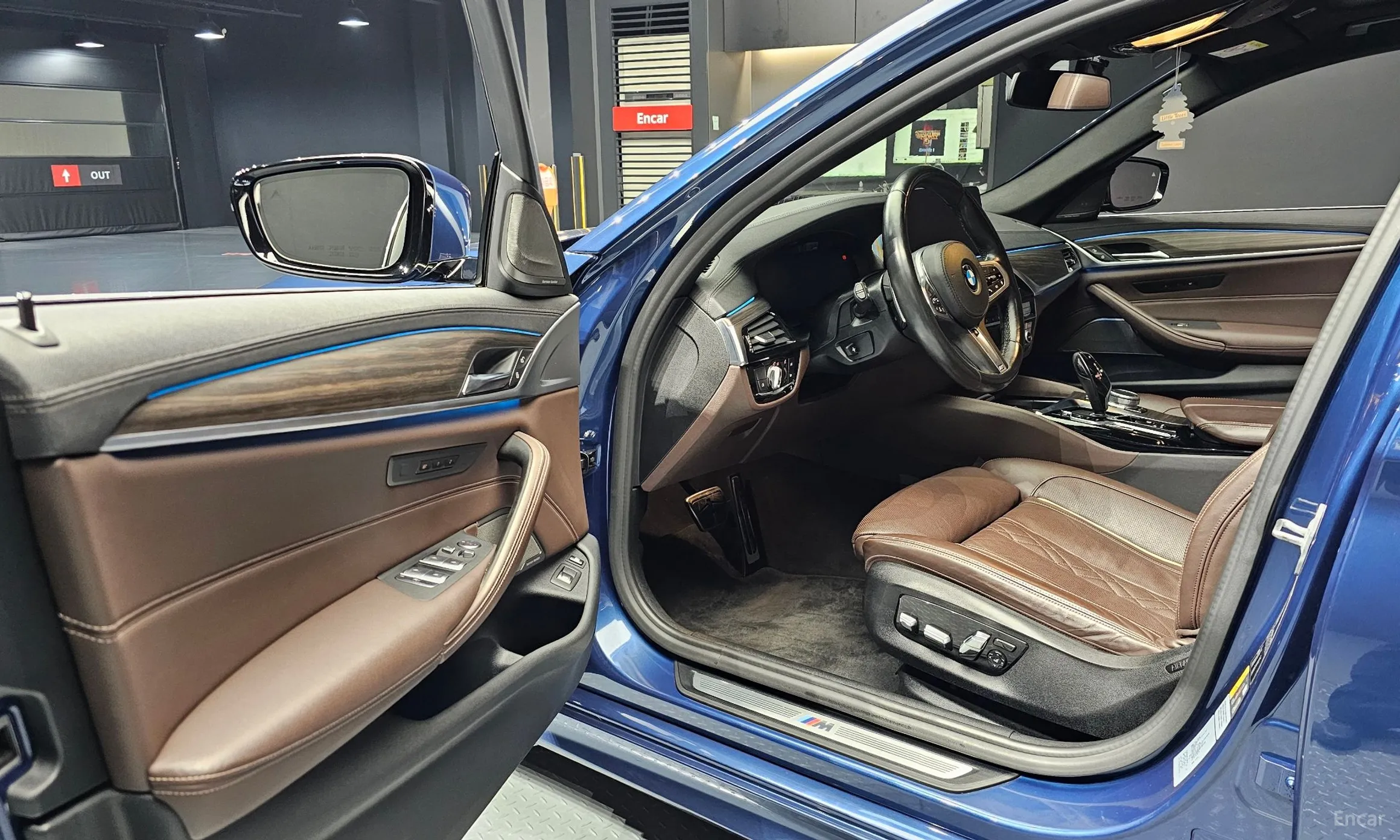 BMW 5 Series (G30) превью 11