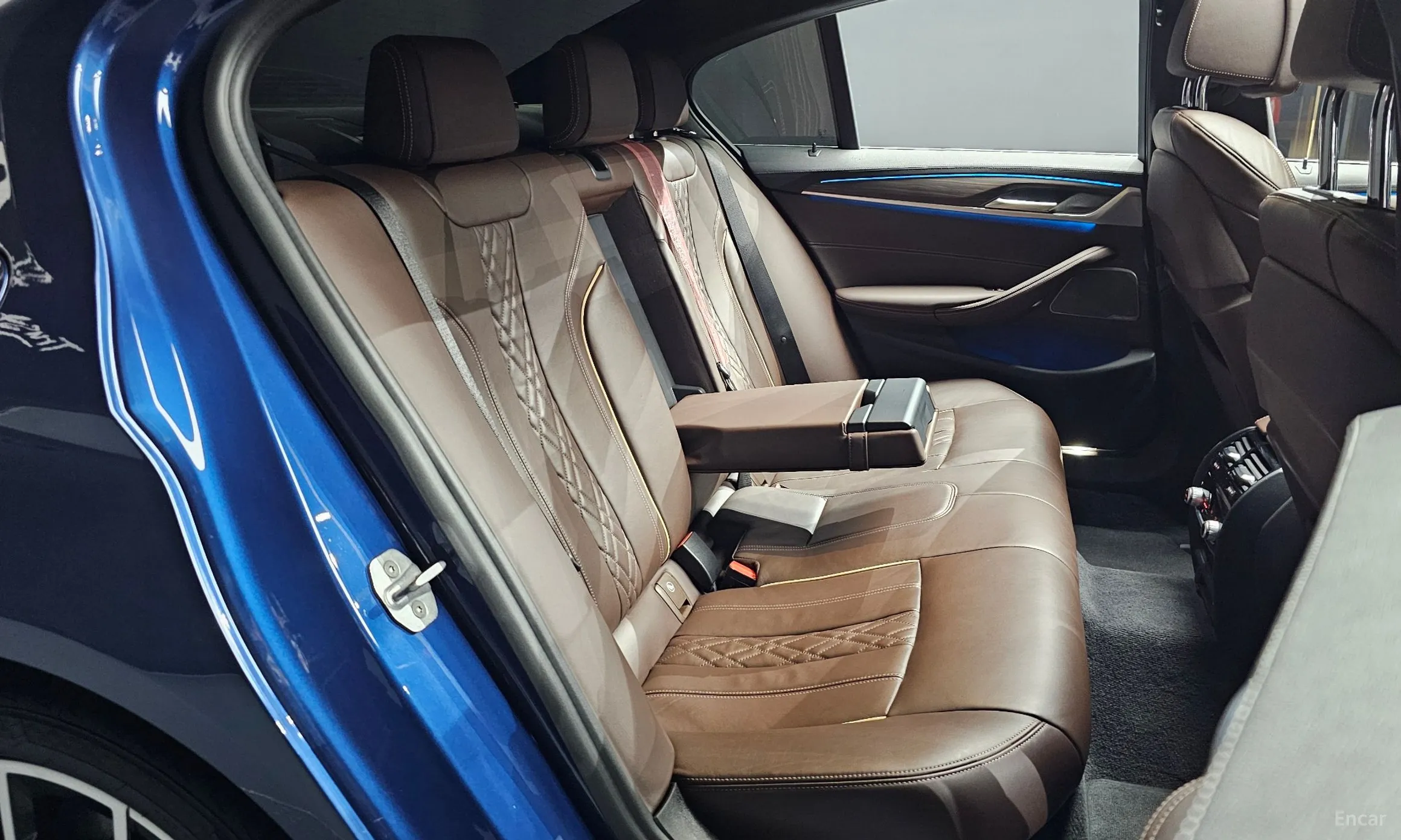 BMW 5 Series (G30) превью 12