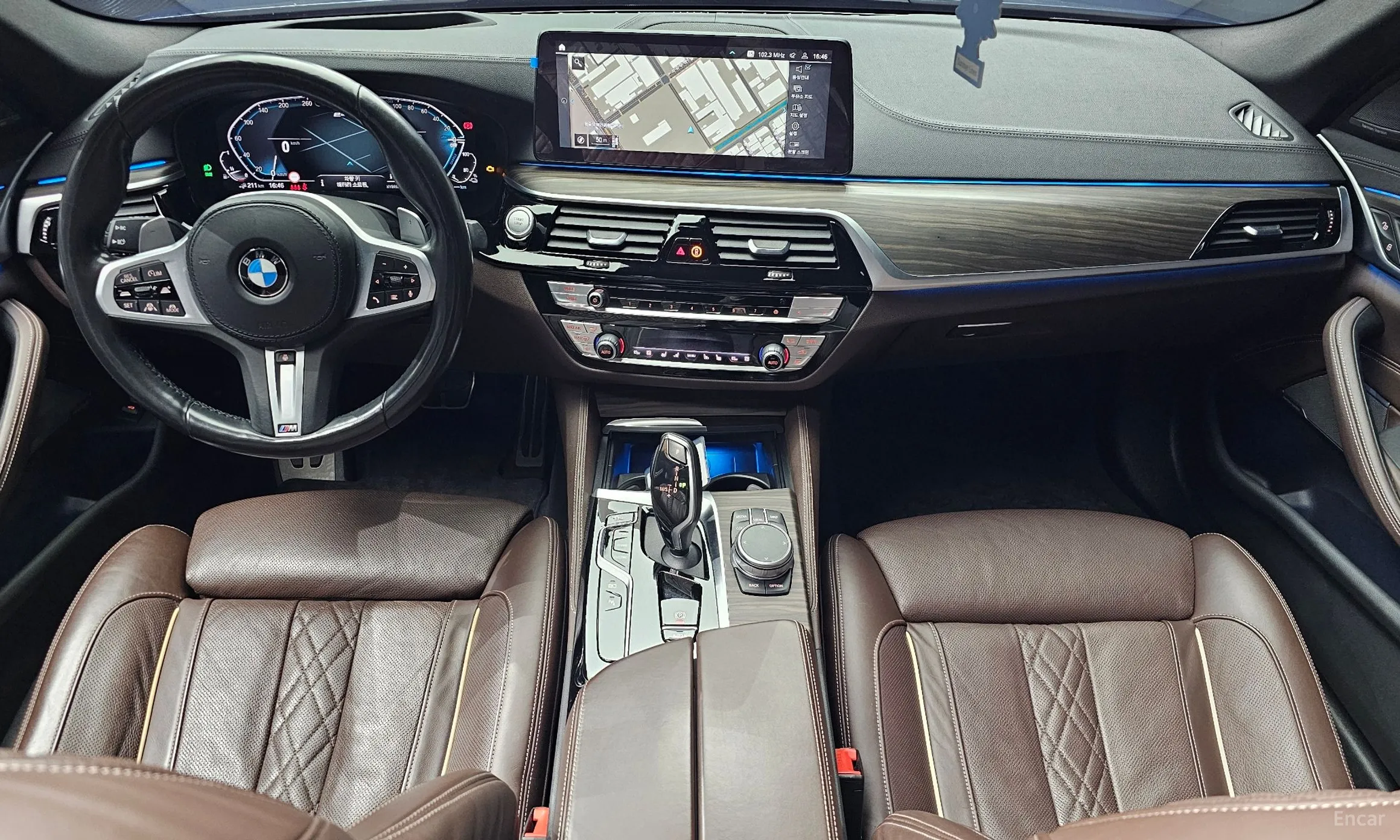 BMW 5 Series (G30) превью 7