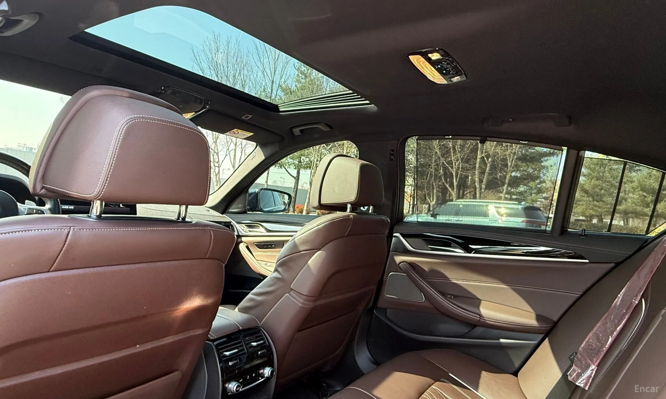 BMW 5 Series (G30) превью 12