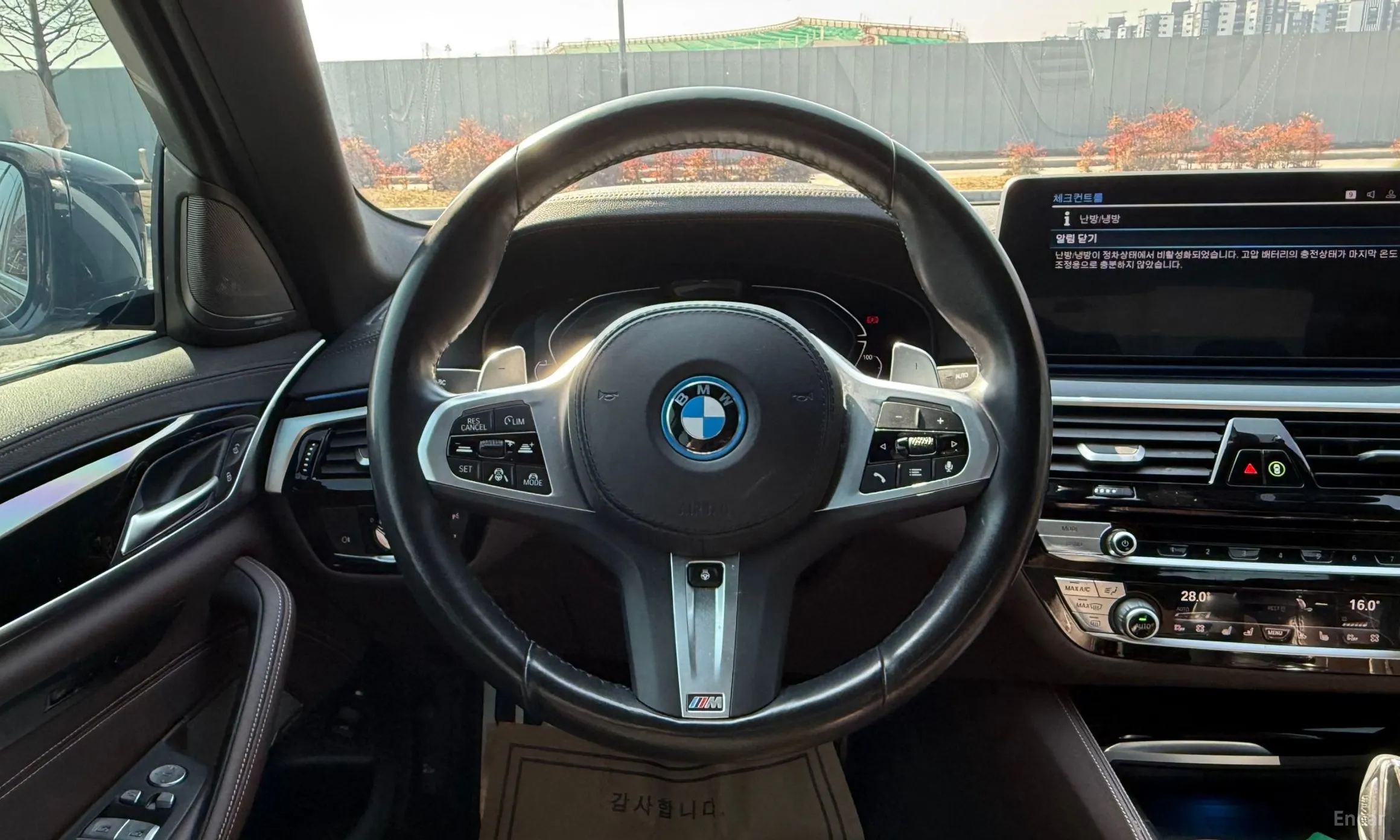 BMW 5 Series (G30) превью 13