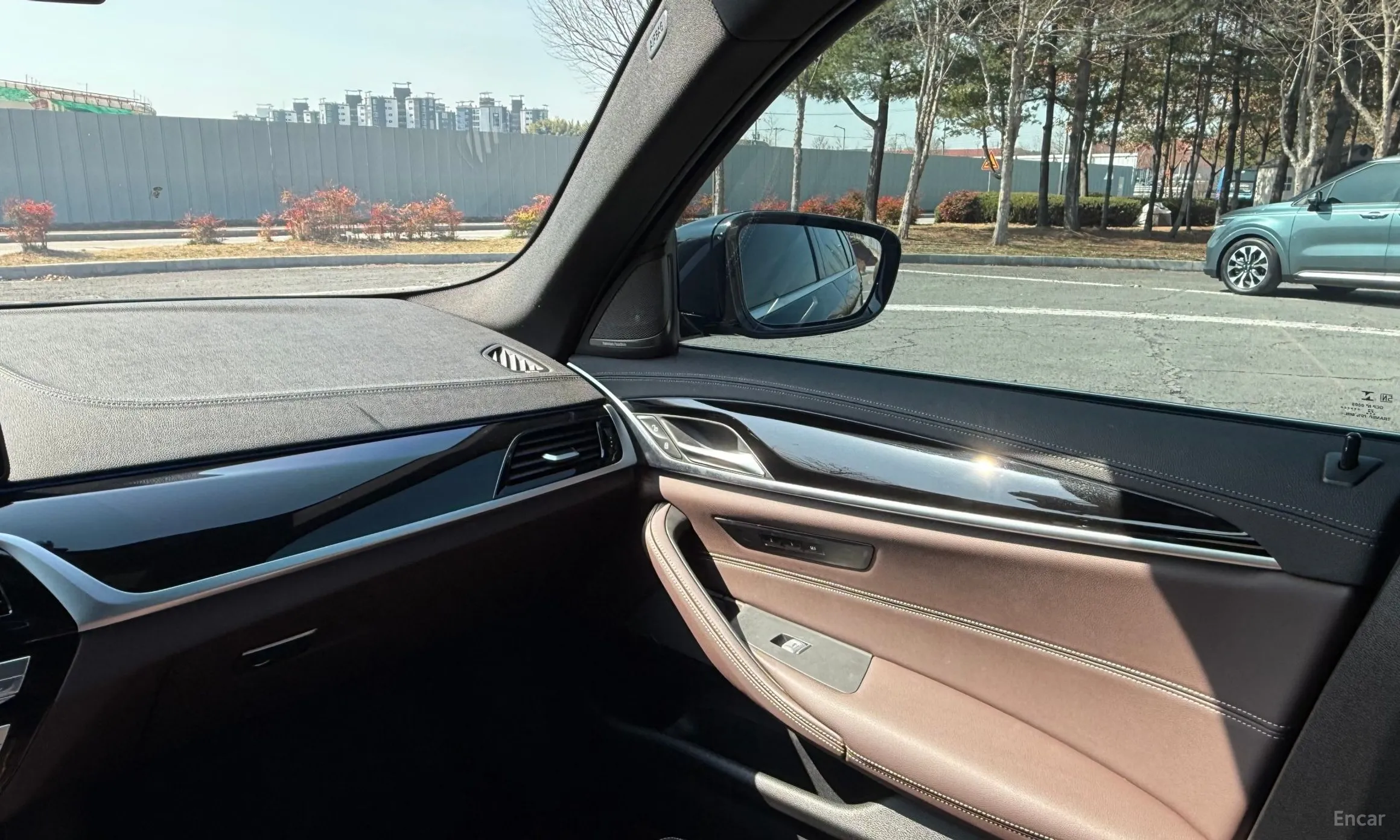 BMW 5 Series (G30) превью 14