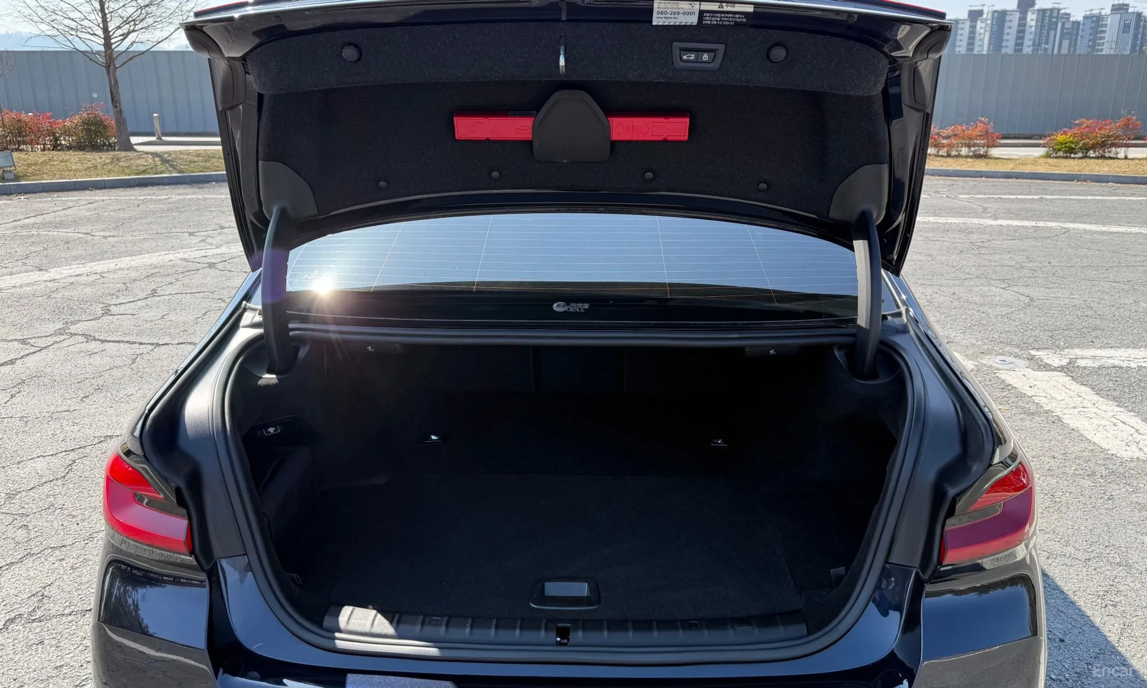 BMW 5 Series (G30) превью 19