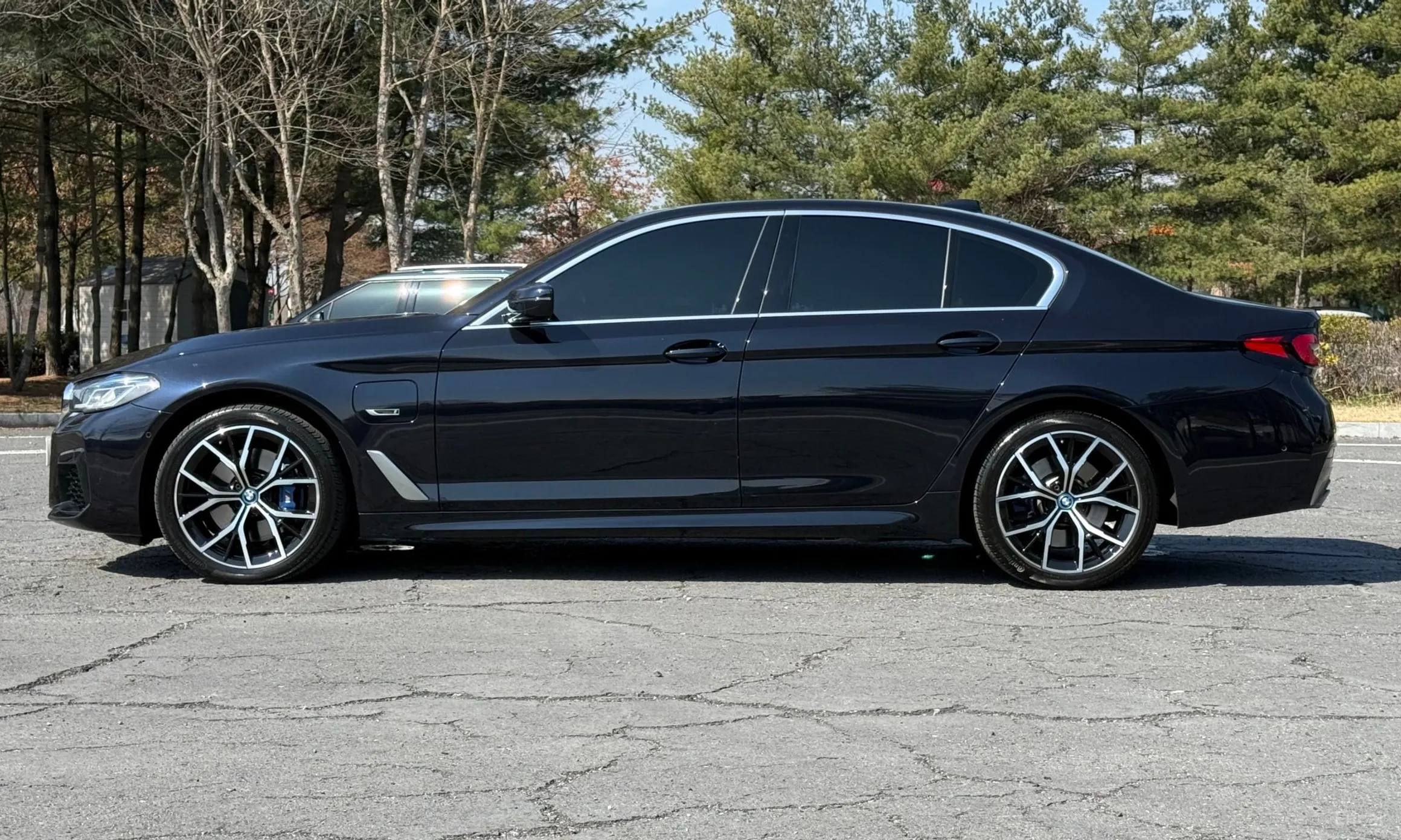 BMW 5 Series (G30) превью 20