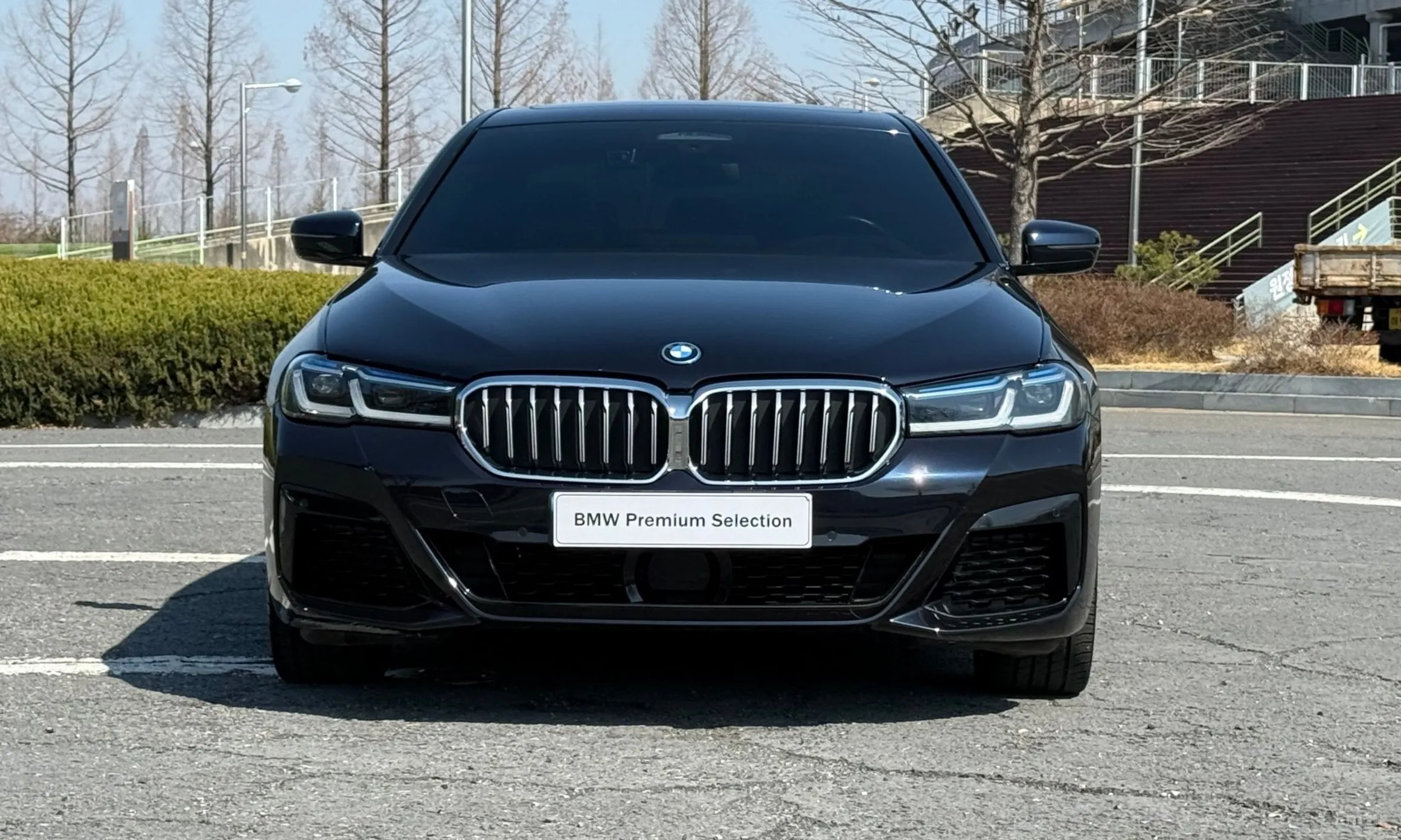 BMW 5 Series (G30) превью 3
