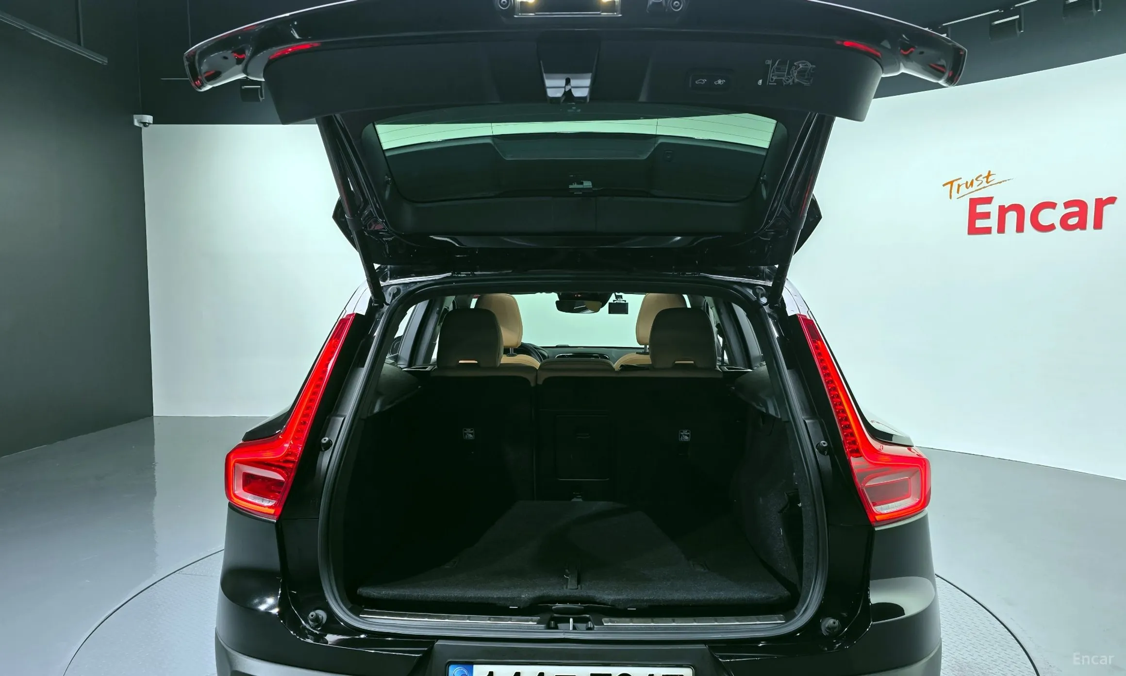 Volvo XC40 превью 20