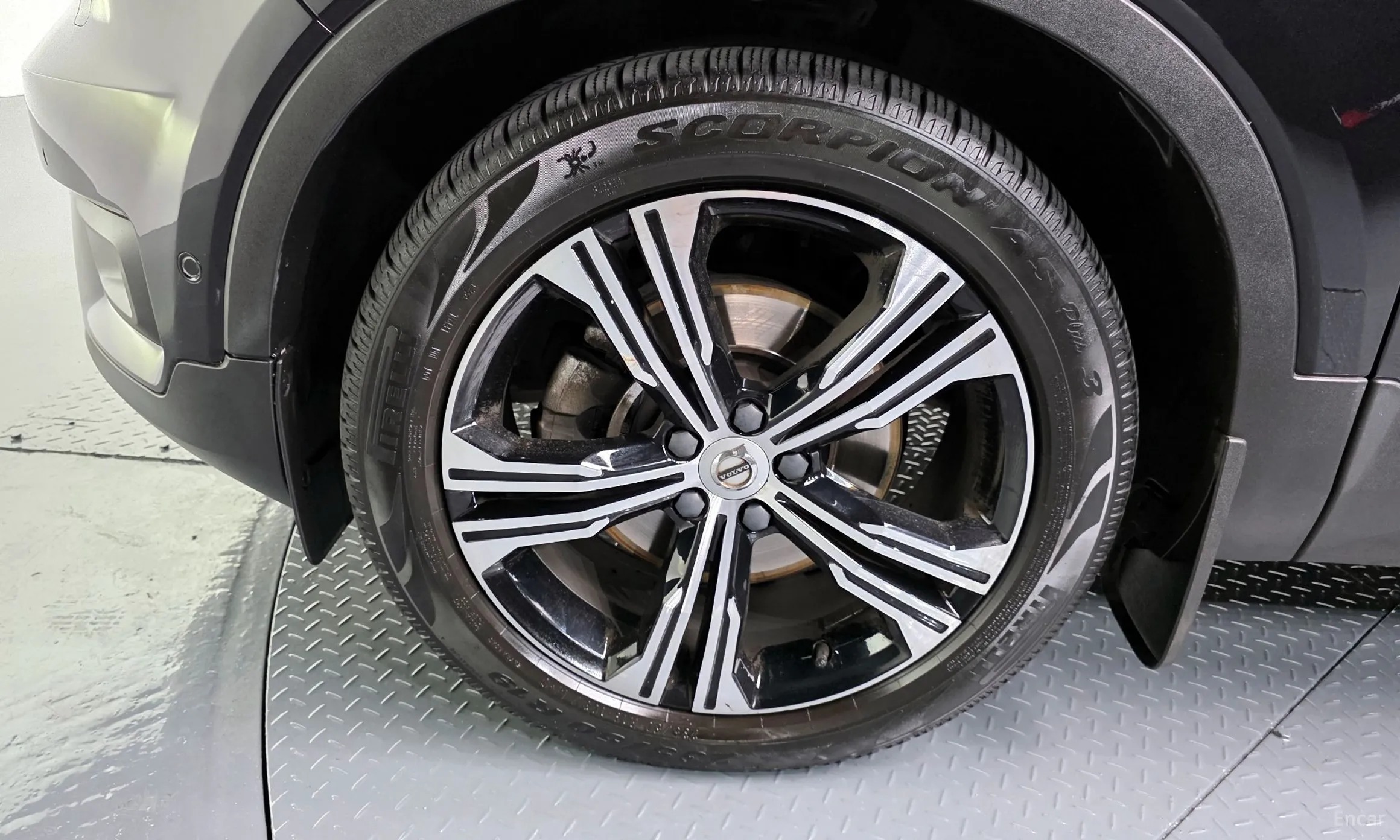 Volvo XC40 превью 5