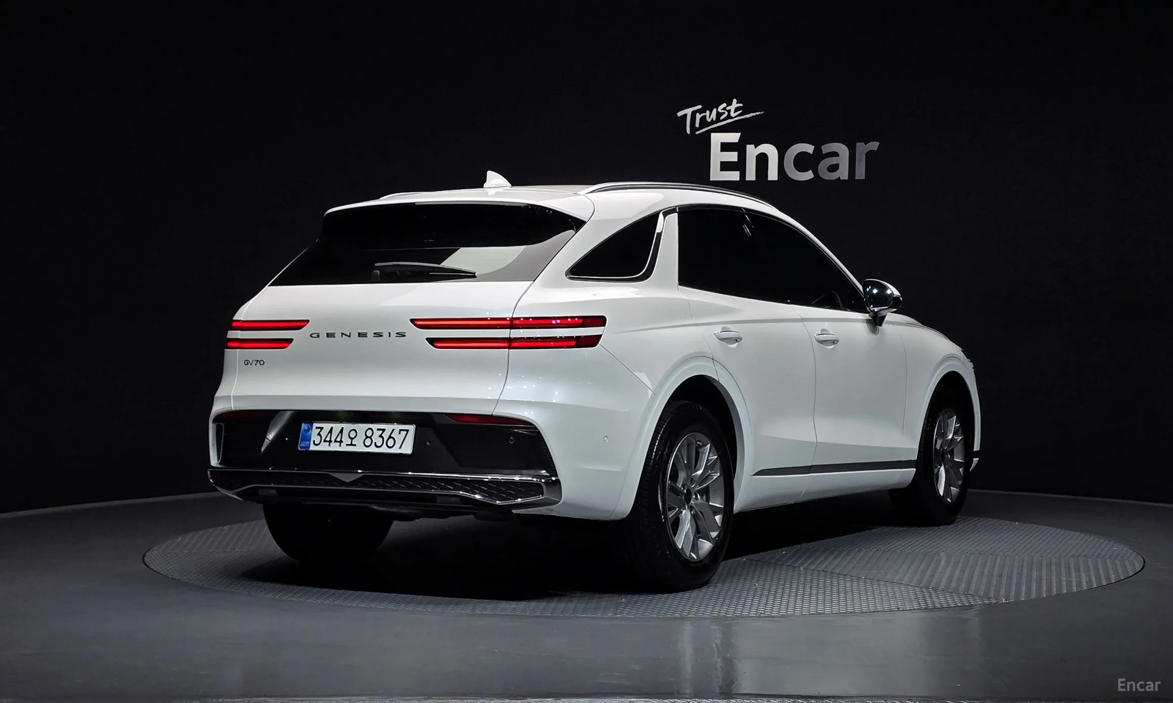 Genesis GV70 превью 2