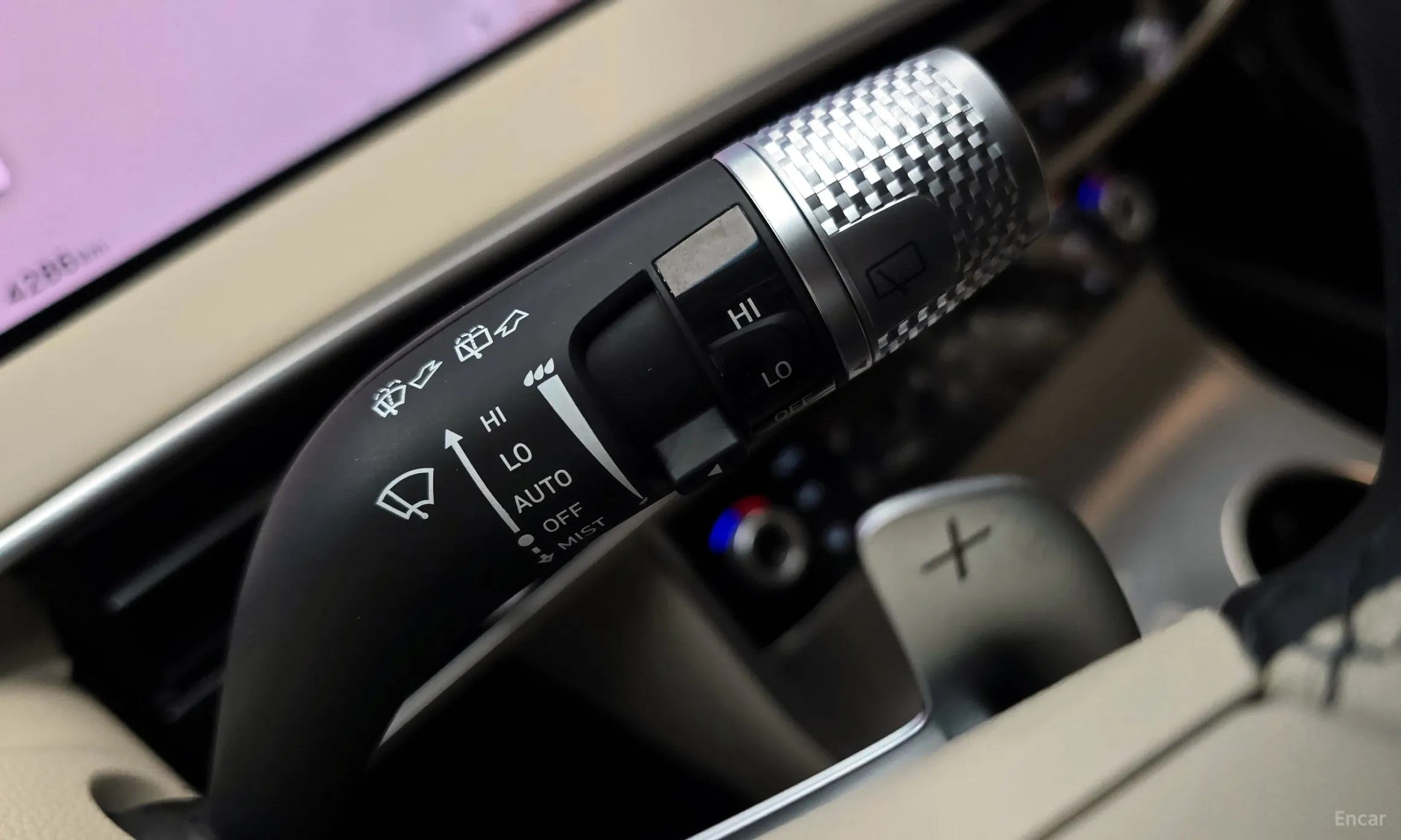Genesis GV70 превью 18