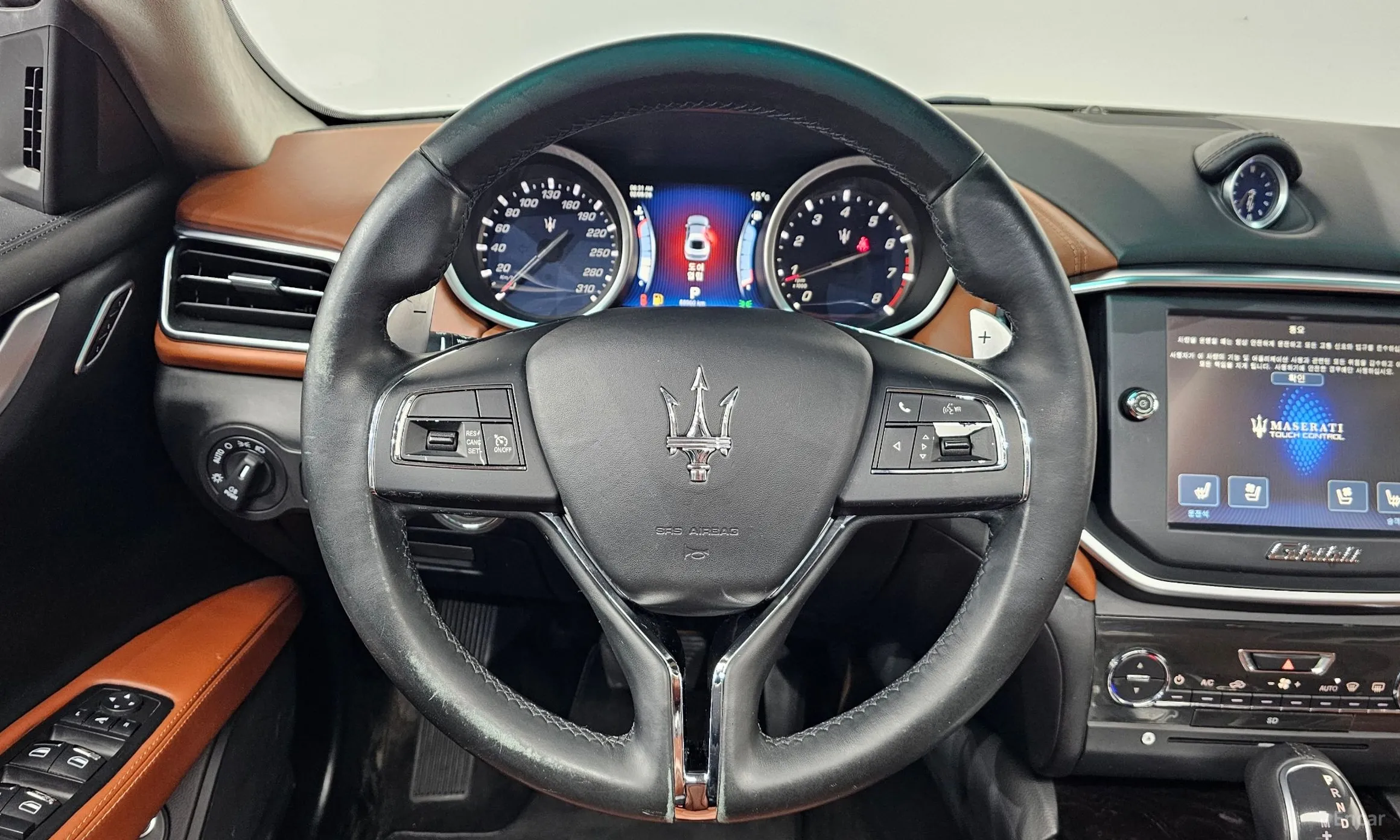 Maserati Ghibli превью 13