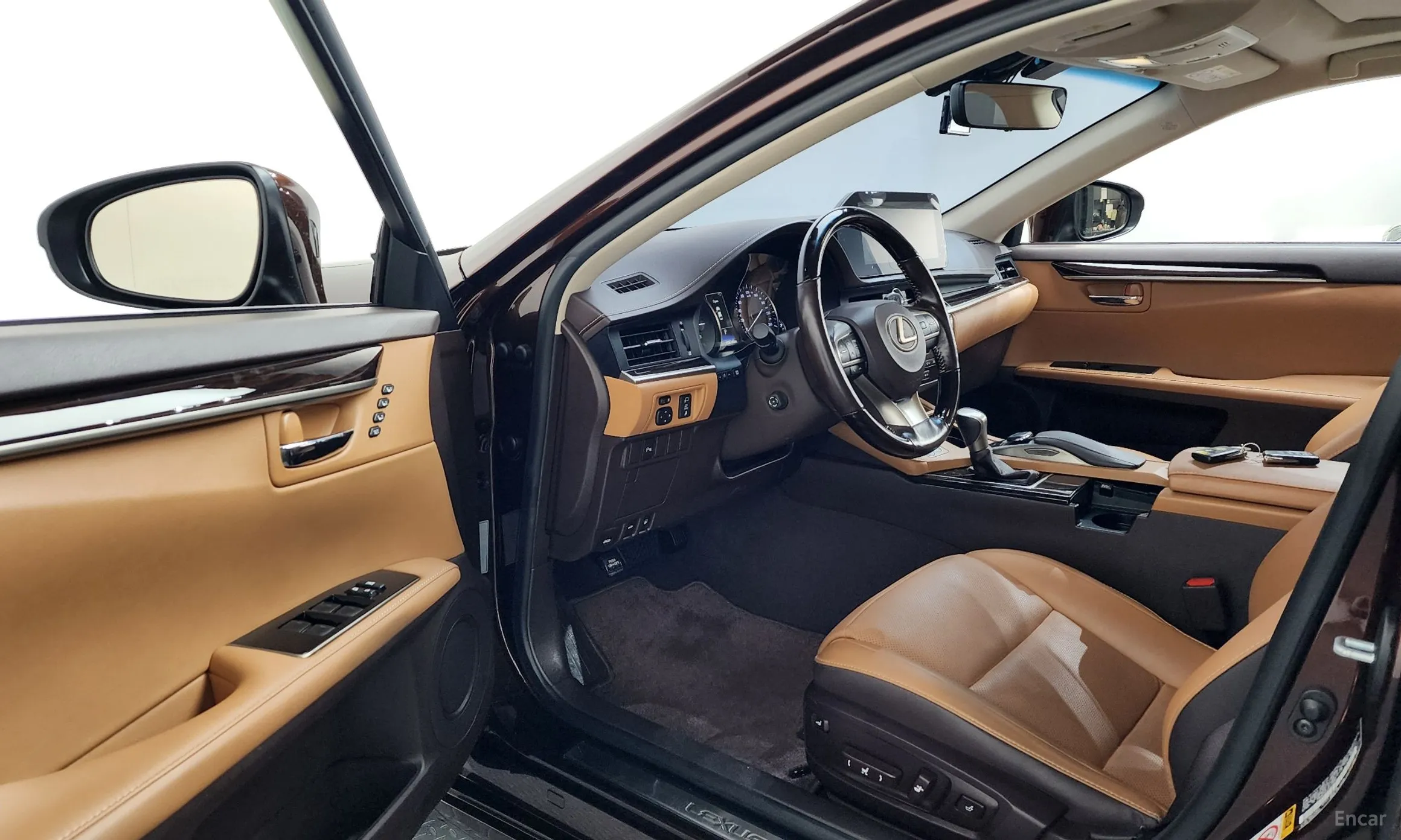 Lexus New ES300h превью 10